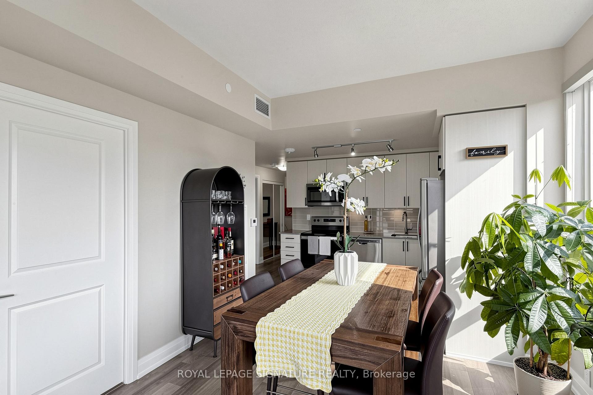 Photo 6 of Unit 503, 3121 Sheppard Avenue E, Scarborough, Tam O'Shanter-Sullivan — HOMEH