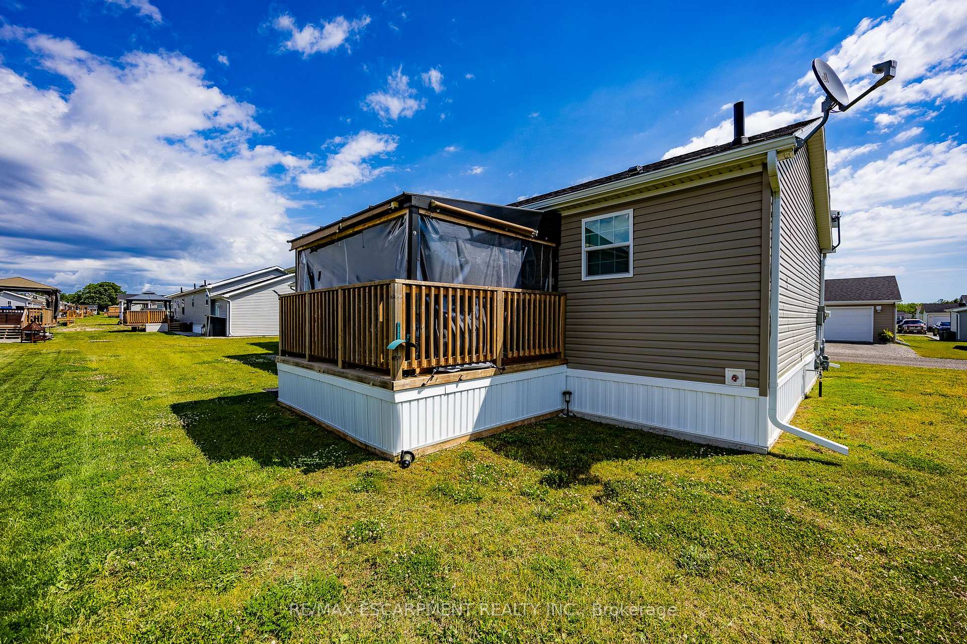 Photo 4 of 11 Hickory Hollow, Haldimand — HOMEH