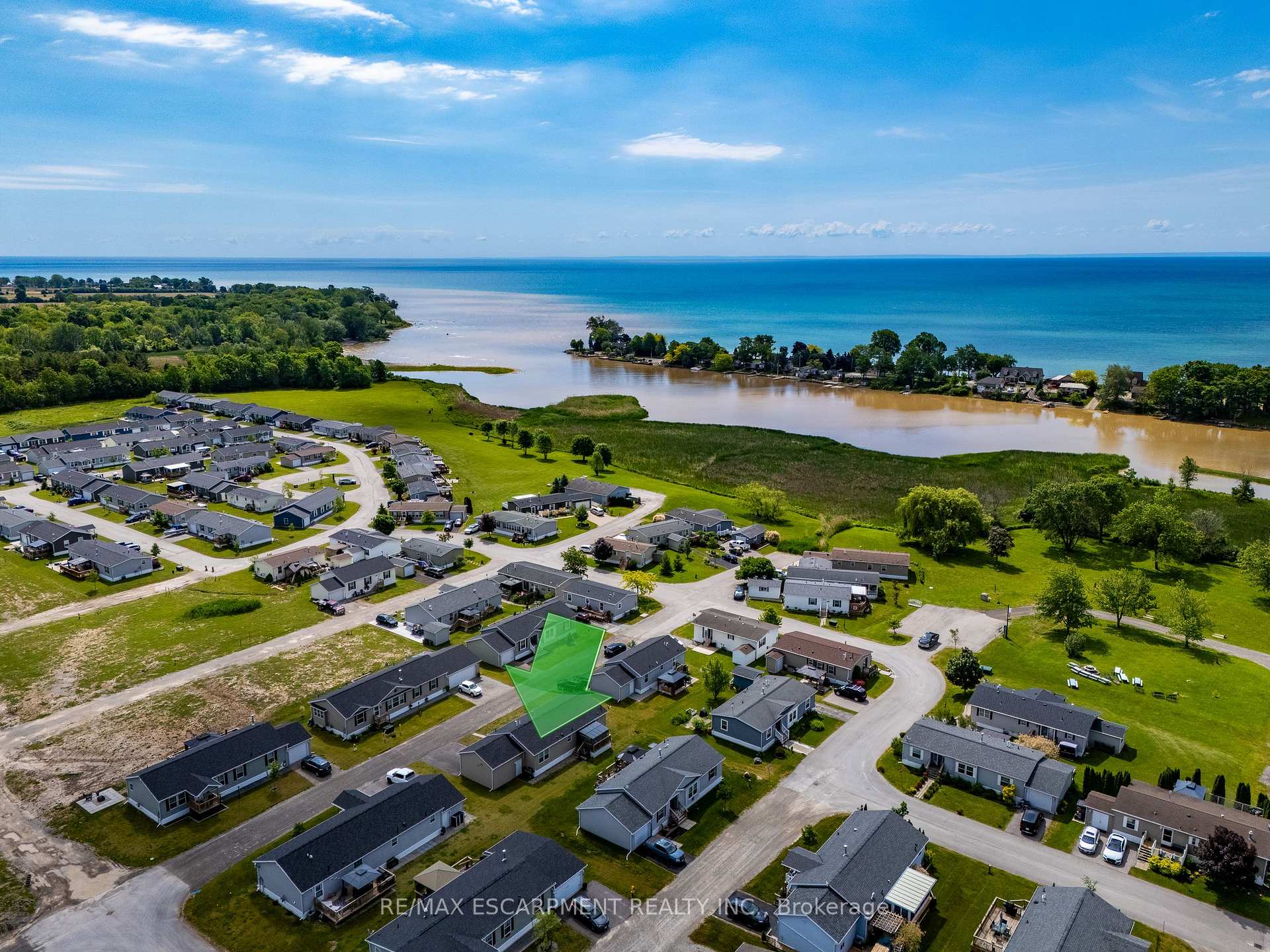 Photo 7 of 11 Hickory Hollow, Haldimand — HOMEH