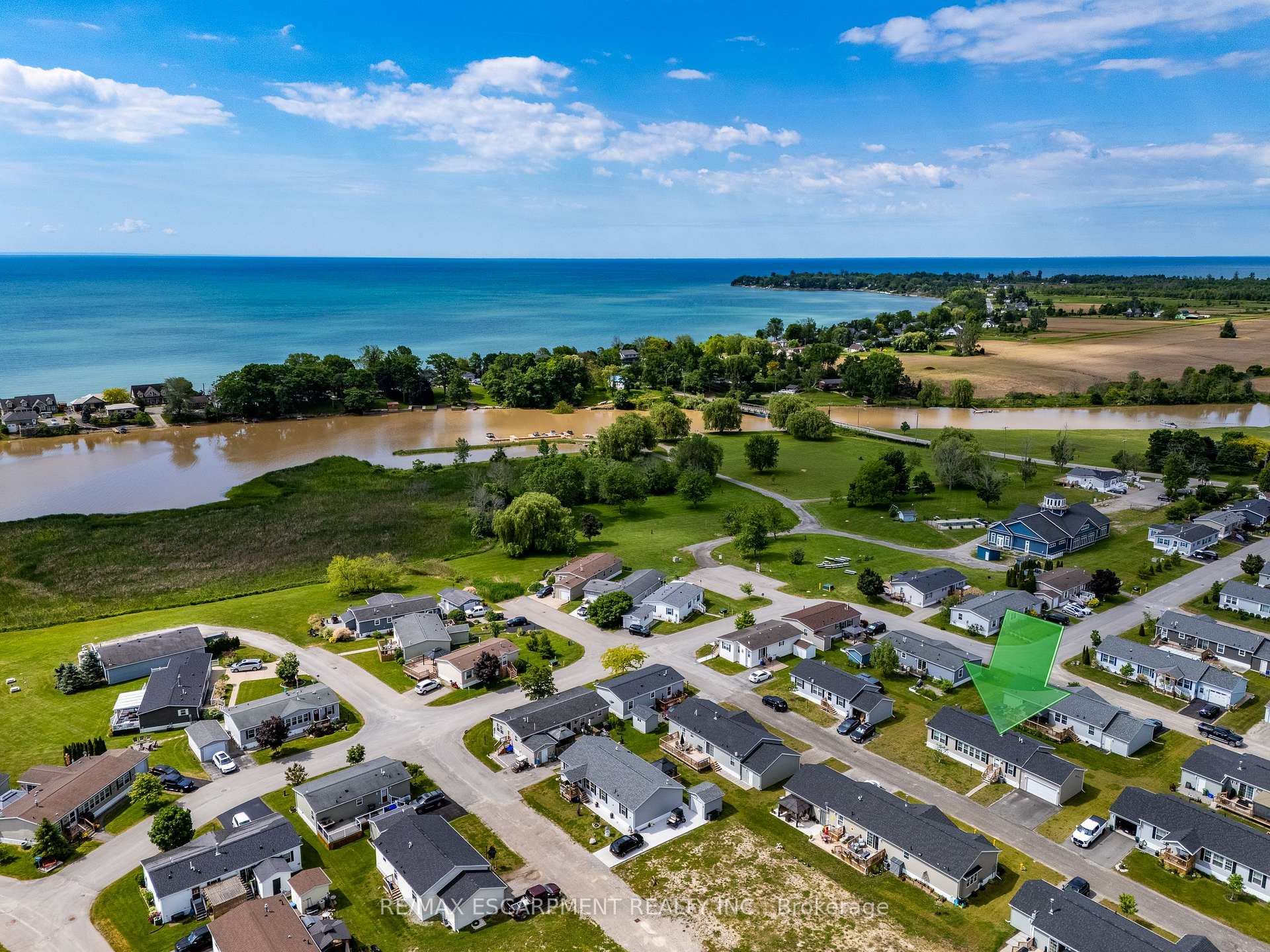 Photo 8 of 11 Hickory Hollow, Haldimand — HOMEH