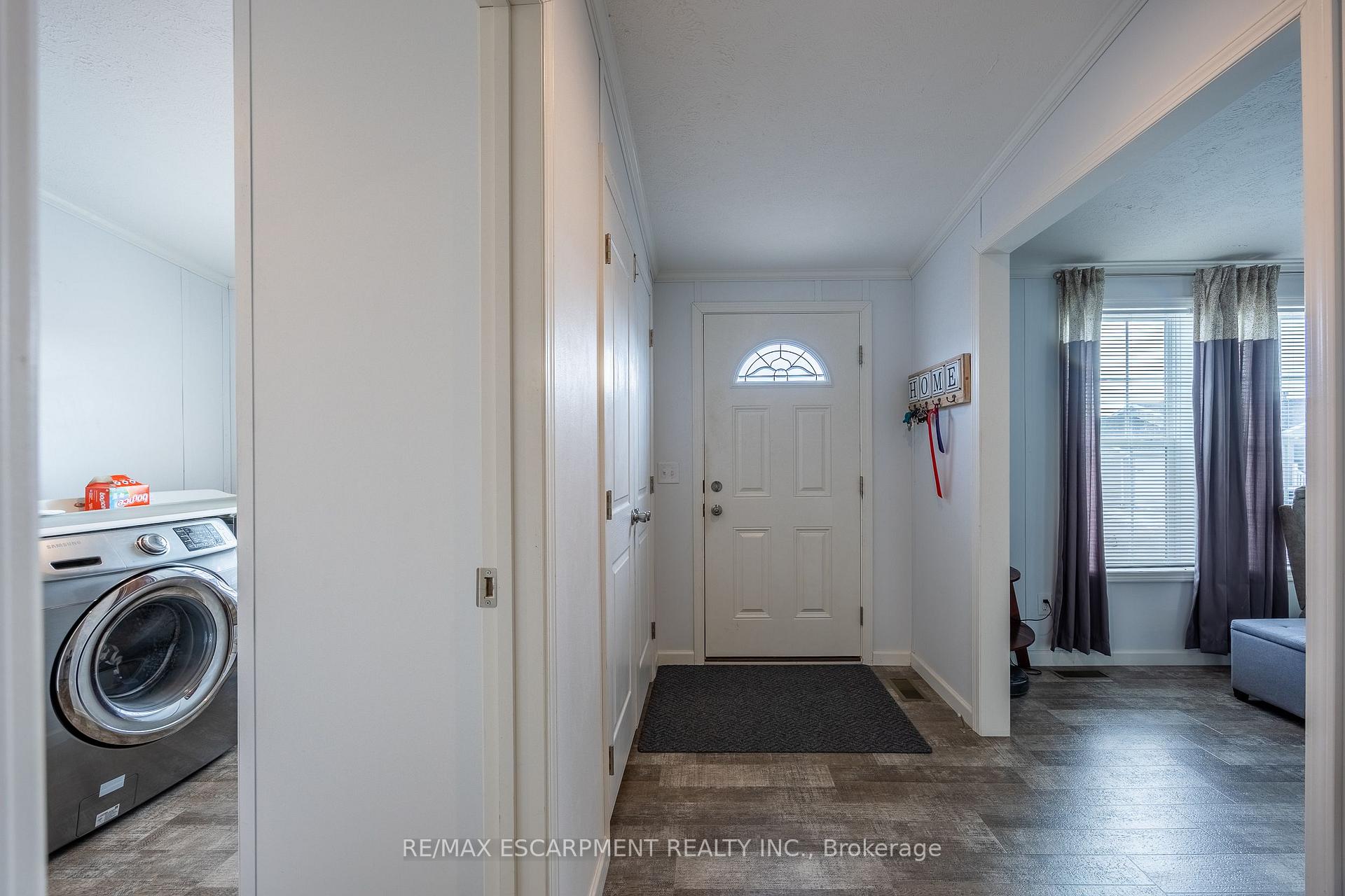 Photo 9 of 11 Hickory Hollow, Haldimand — HOMEH
