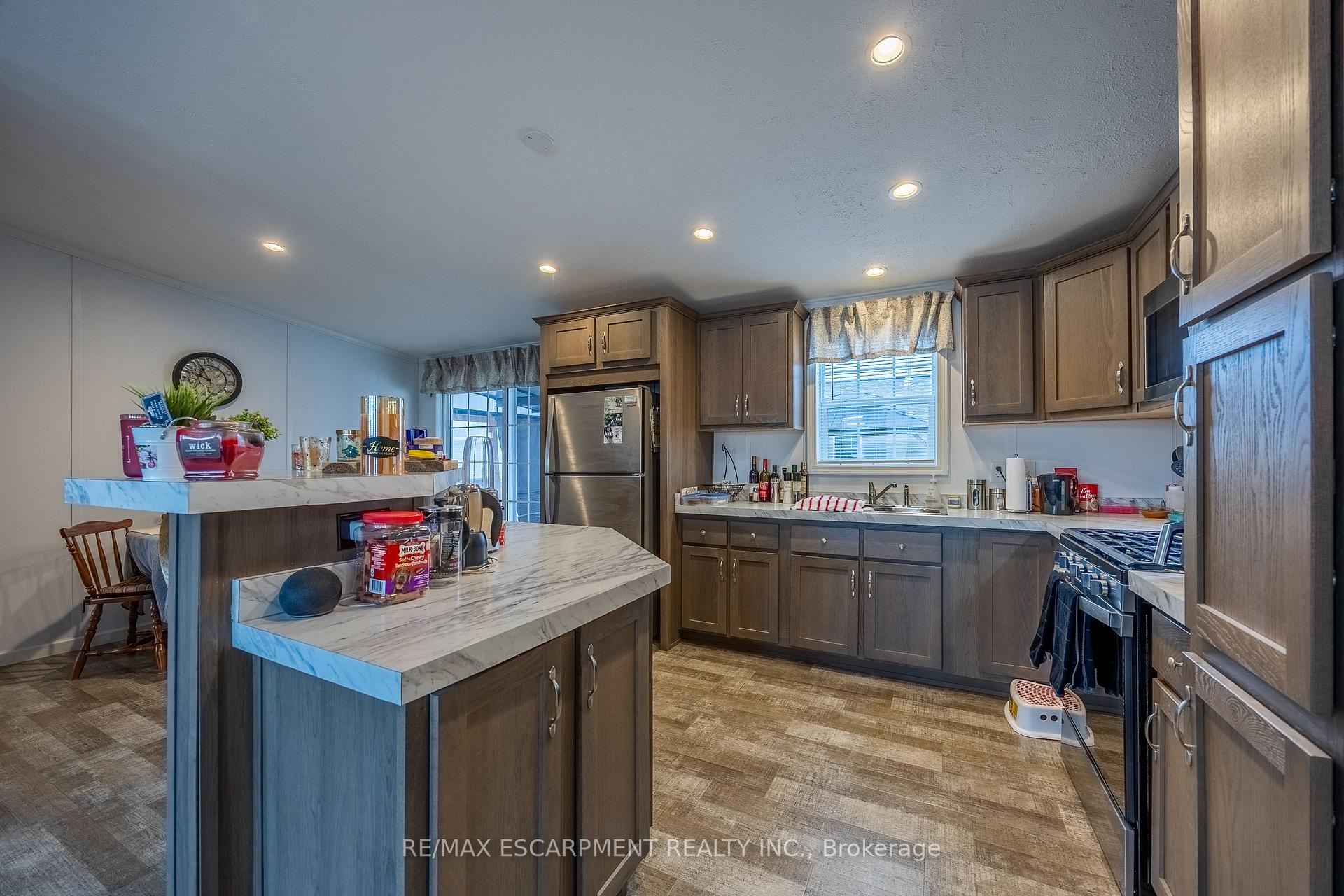 Photo 13 of 11 Hickory Hollow, Haldimand — HOMEH
