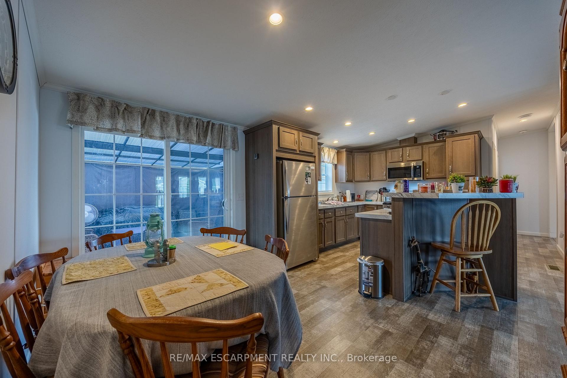 Photo 16 of 11 Hickory Hollow, Haldimand — HOMEH