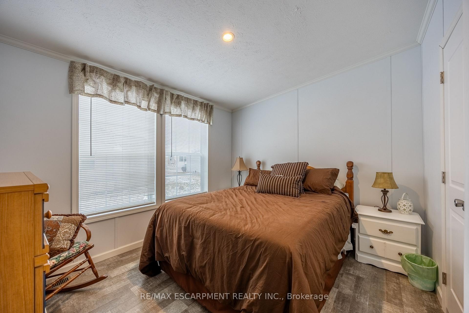 Photo 18 of 11 Hickory Hollow, Haldimand — HOMEH