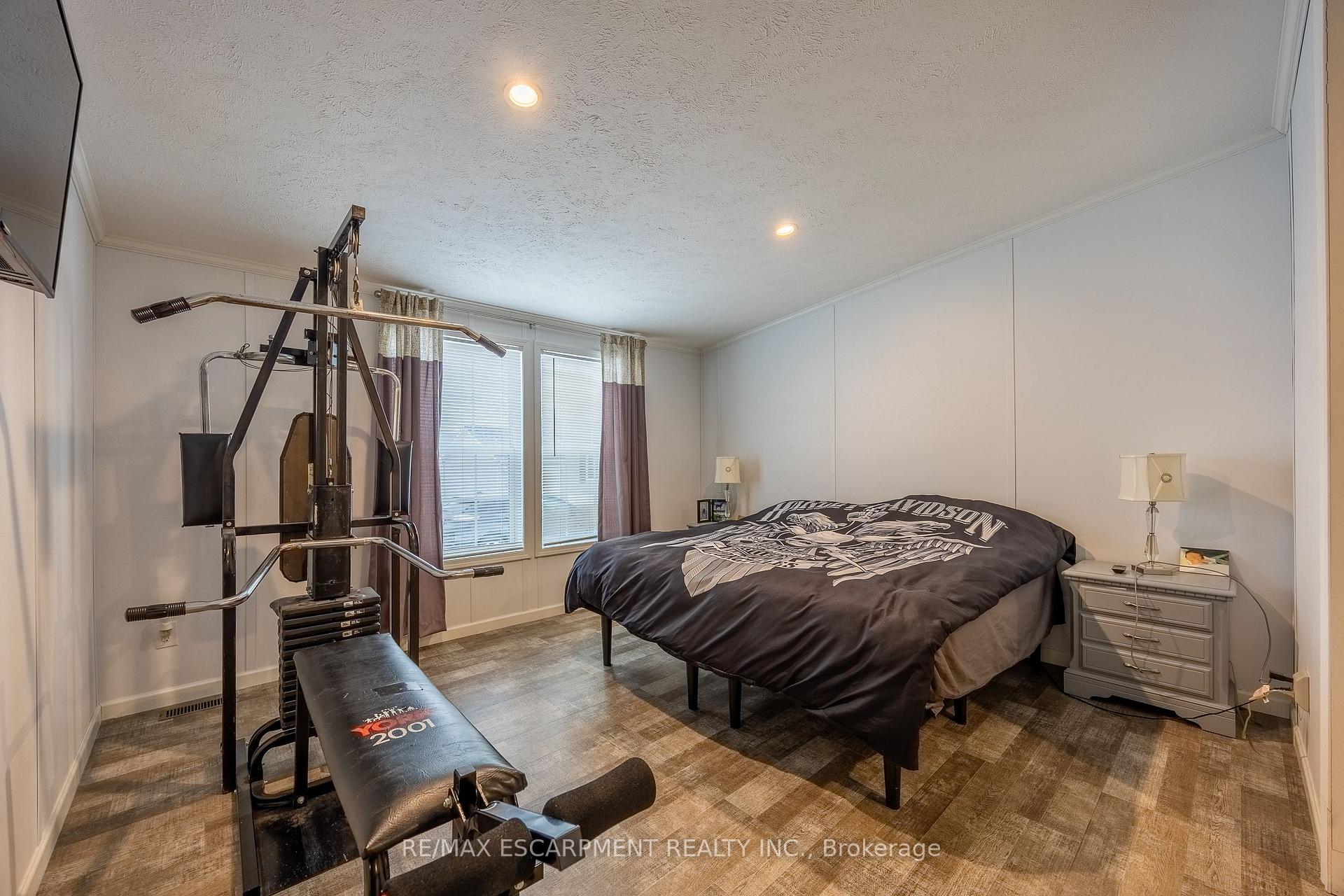 Photo 21 of 11 Hickory Hollow, Haldimand — HOMEH