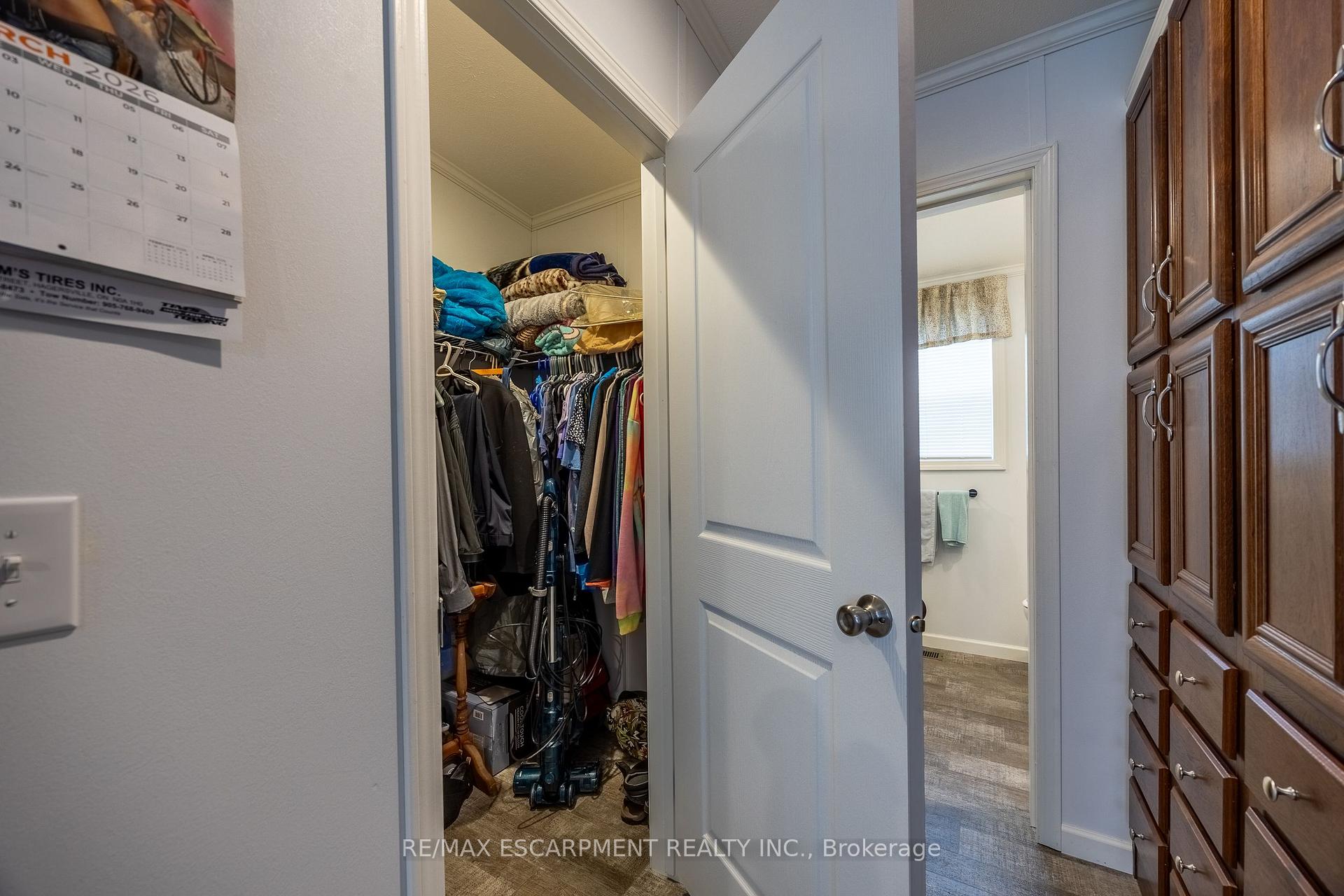 Photo 23 of 11 Hickory Hollow, Haldimand — HOMEH