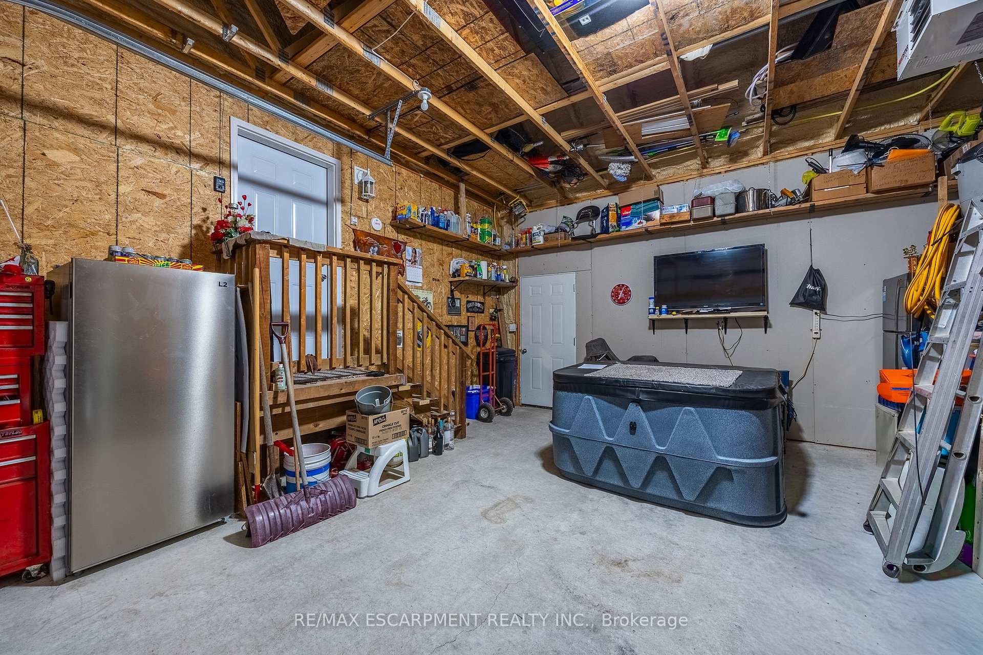Photo 25 of 11 Hickory Hollow, Haldimand — HOMEH
