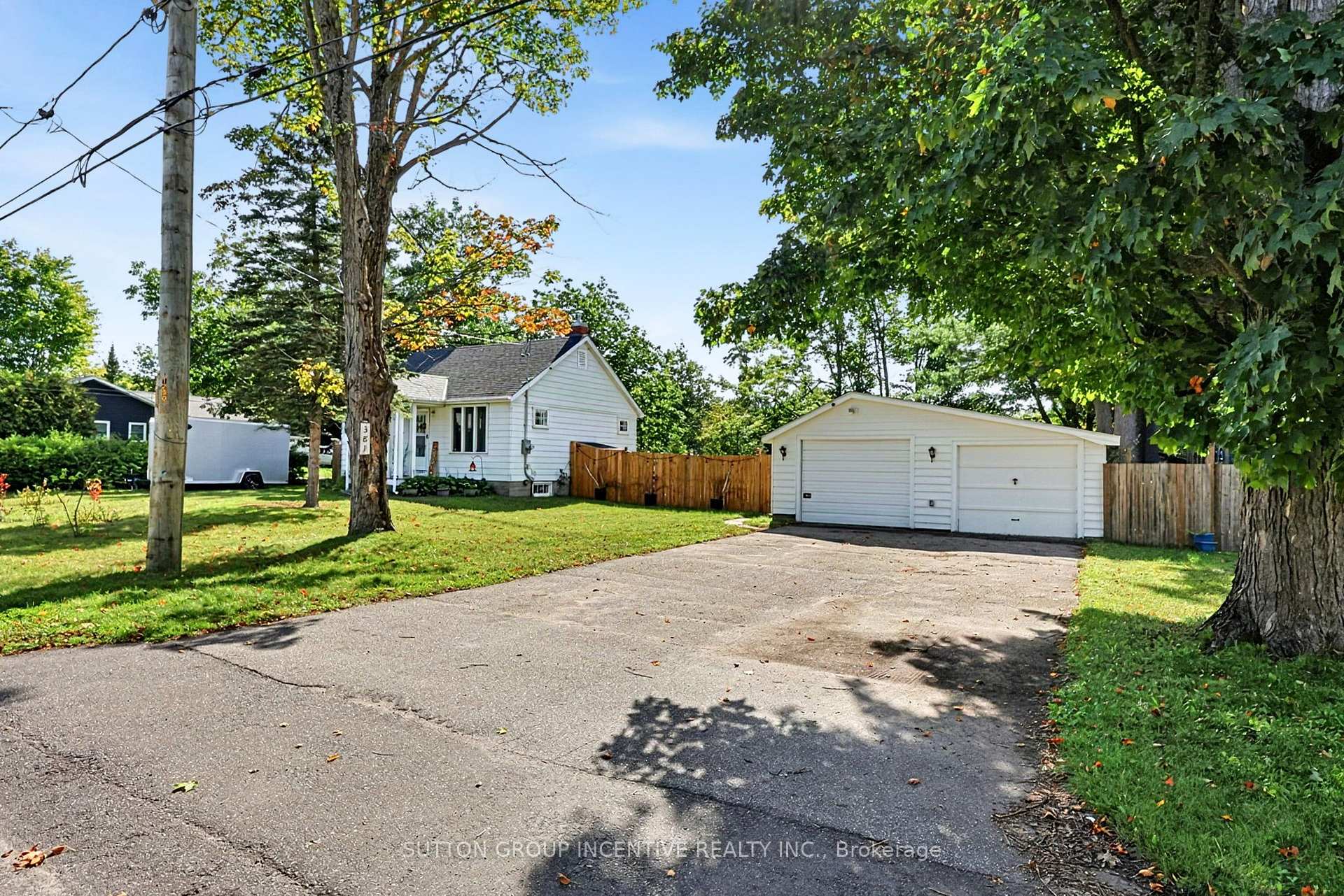 Photo 4 of 381 David Street E, Gravenhurst, Muskoka (S) — HOMEH