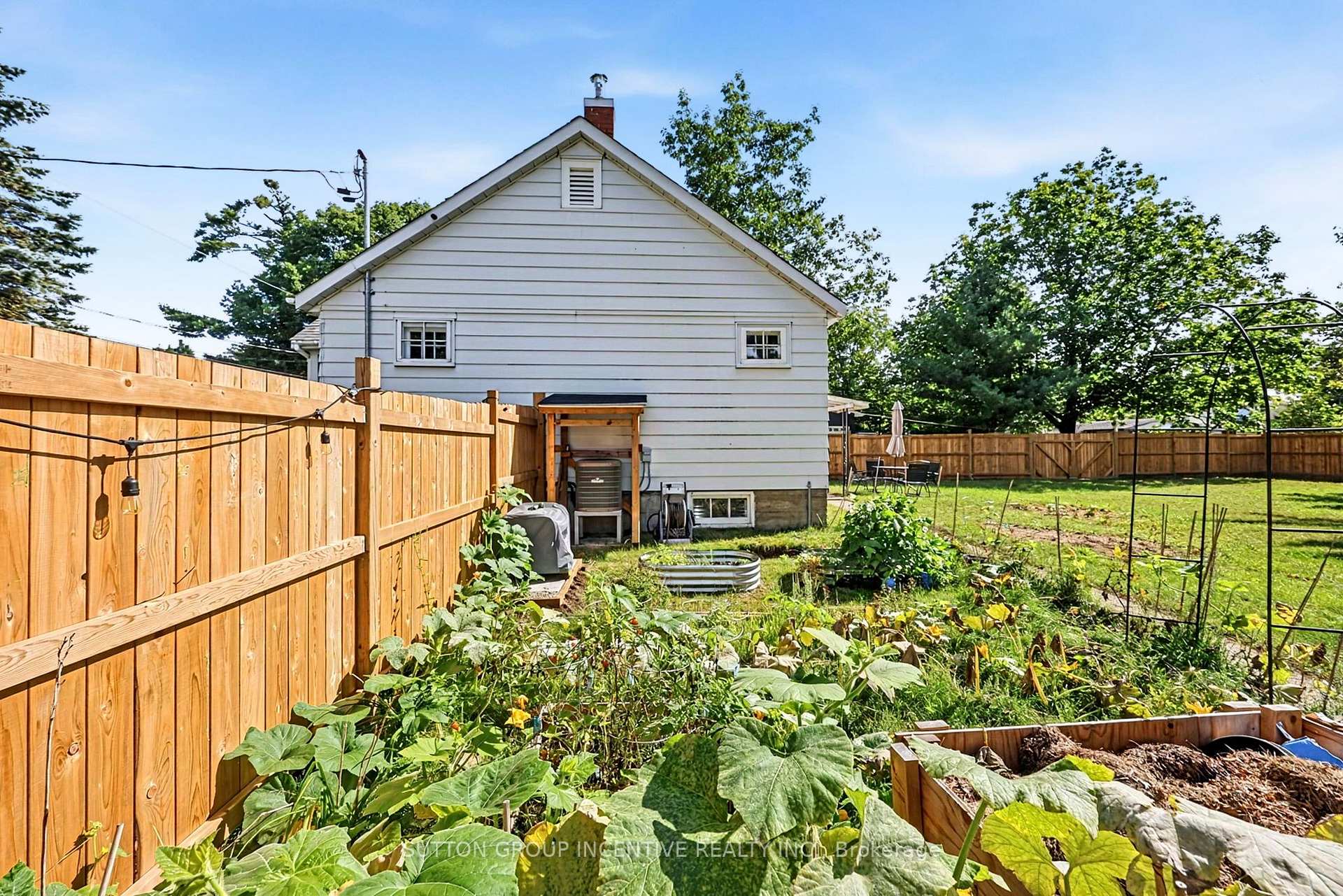 Photo 24 of 381 David Street E, Gravenhurst, Muskoka (S) — HOMEH