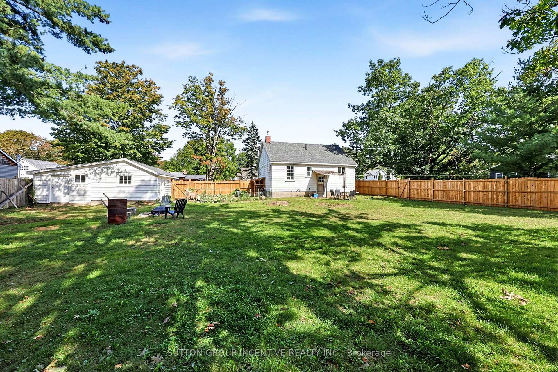 Photo 32 of 381 David Street E, Gravenhurst, Muskoka (S) — HOMEH