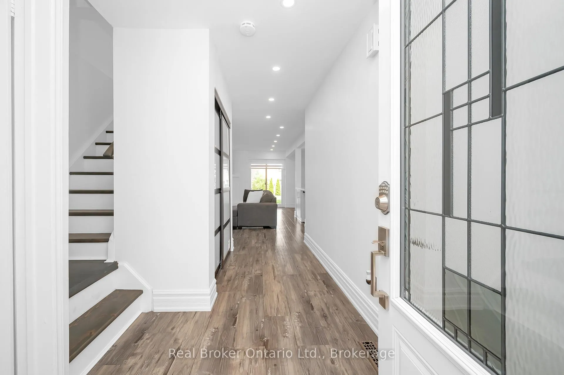 Photo 4 of 353 Macintosh Drive, Hamilton, Stoney Creek — HOMEH