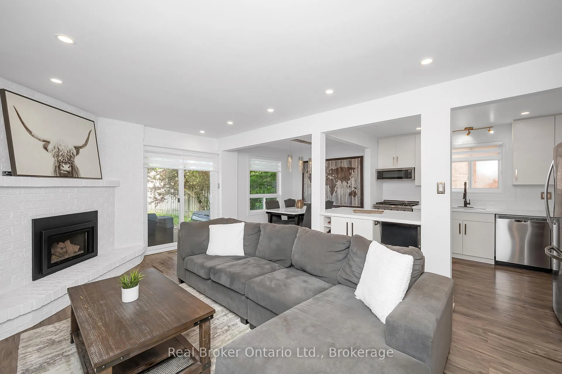 Photo 7 of 353 Macintosh Drive, Hamilton, Stoney Creek — HOMEH