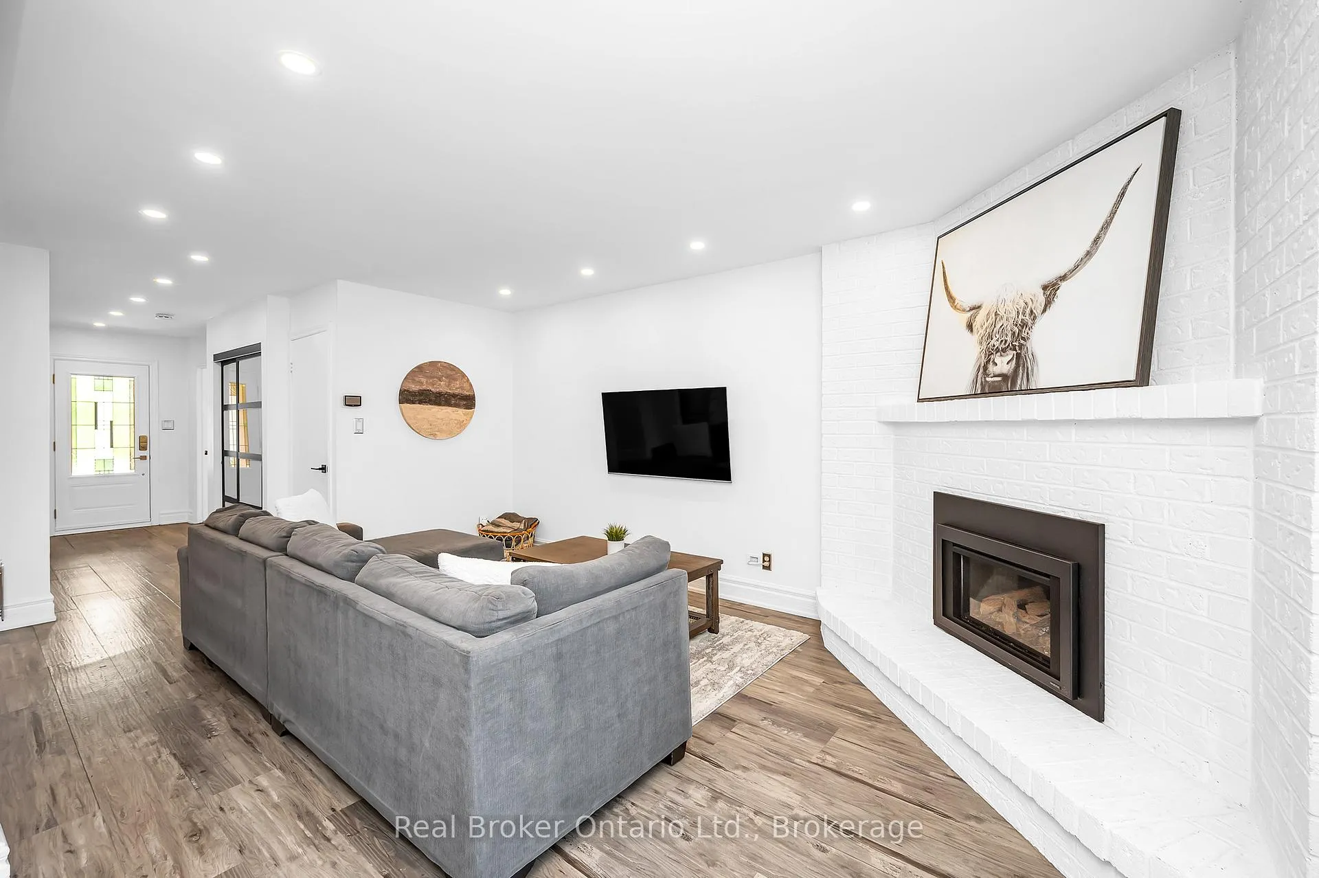 Photo 9 of 353 Macintosh Drive, Hamilton, Stoney Creek — HOMEH