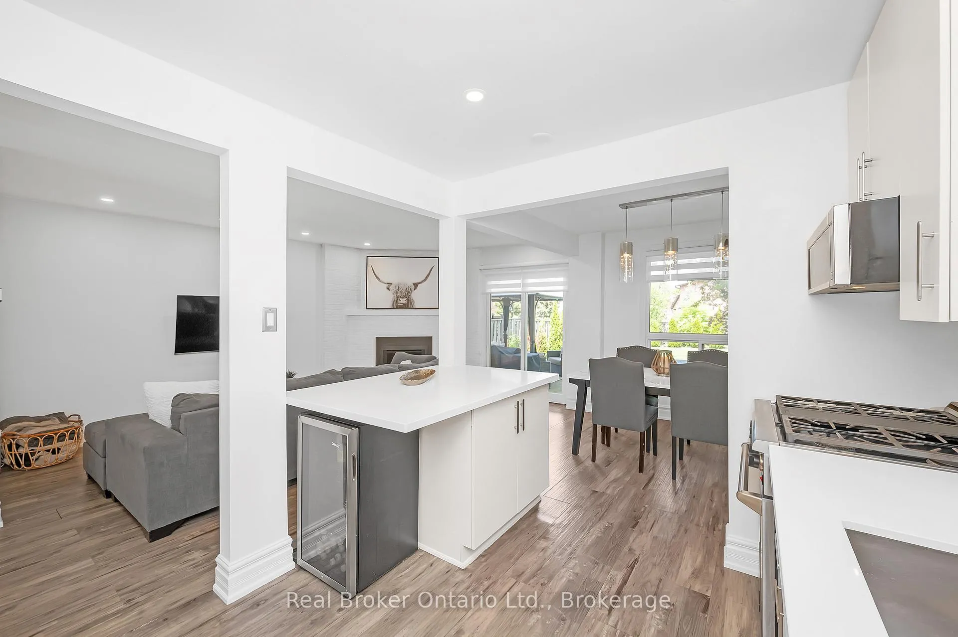 Photo 14 of 353 Macintosh Drive, Hamilton, Stoney Creek — HOMEH
