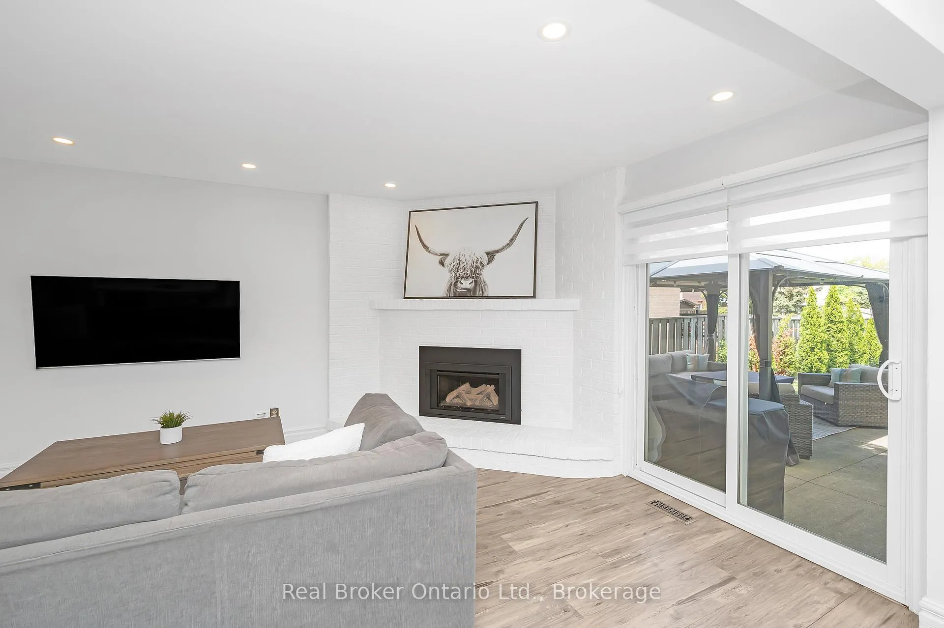 Photo 18 of 353 Macintosh Drive, Hamilton, Stoney Creek — HOMEH