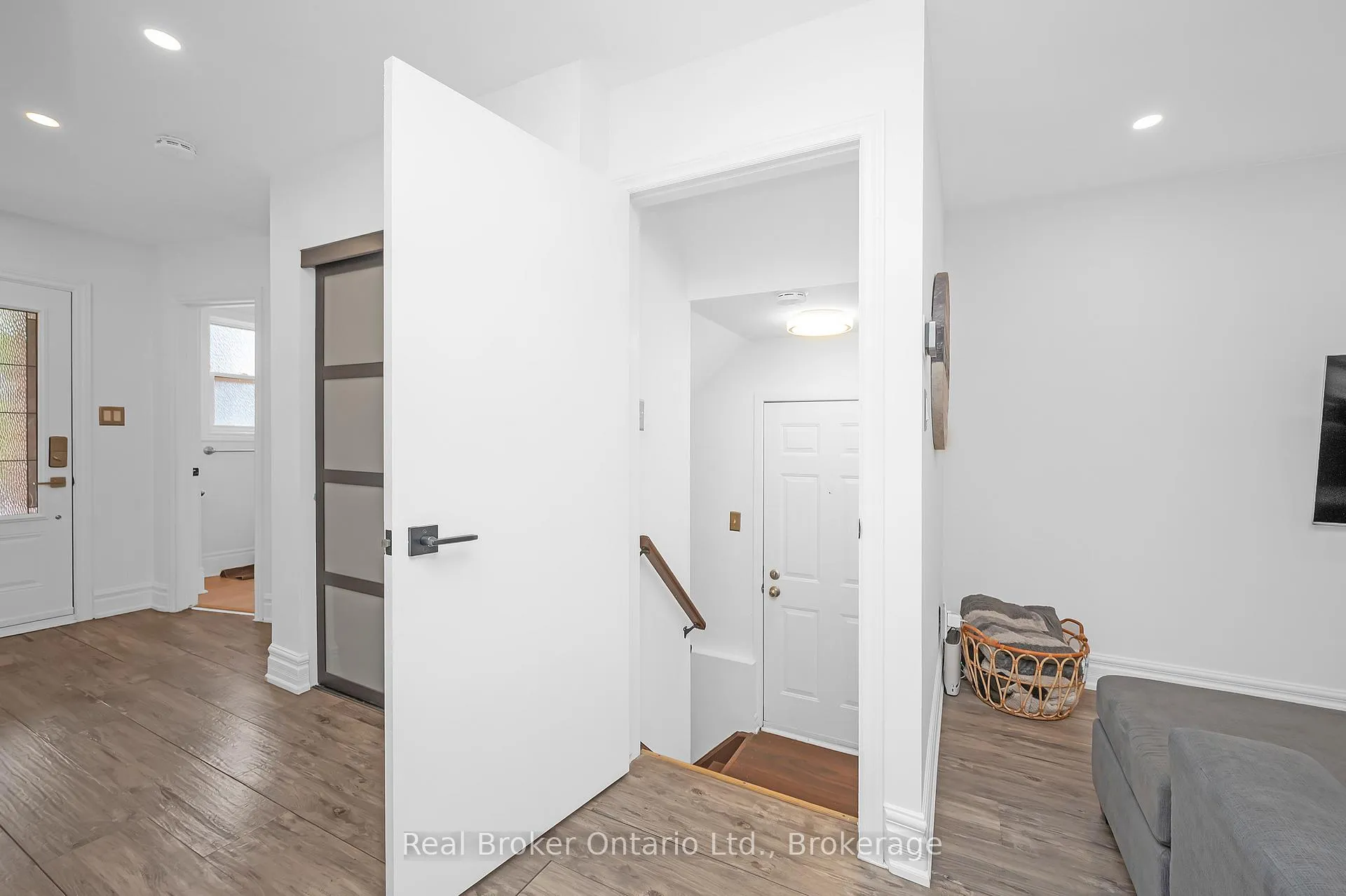 Photo 19 of 353 Macintosh Drive, Hamilton, Stoney Creek — HOMEH