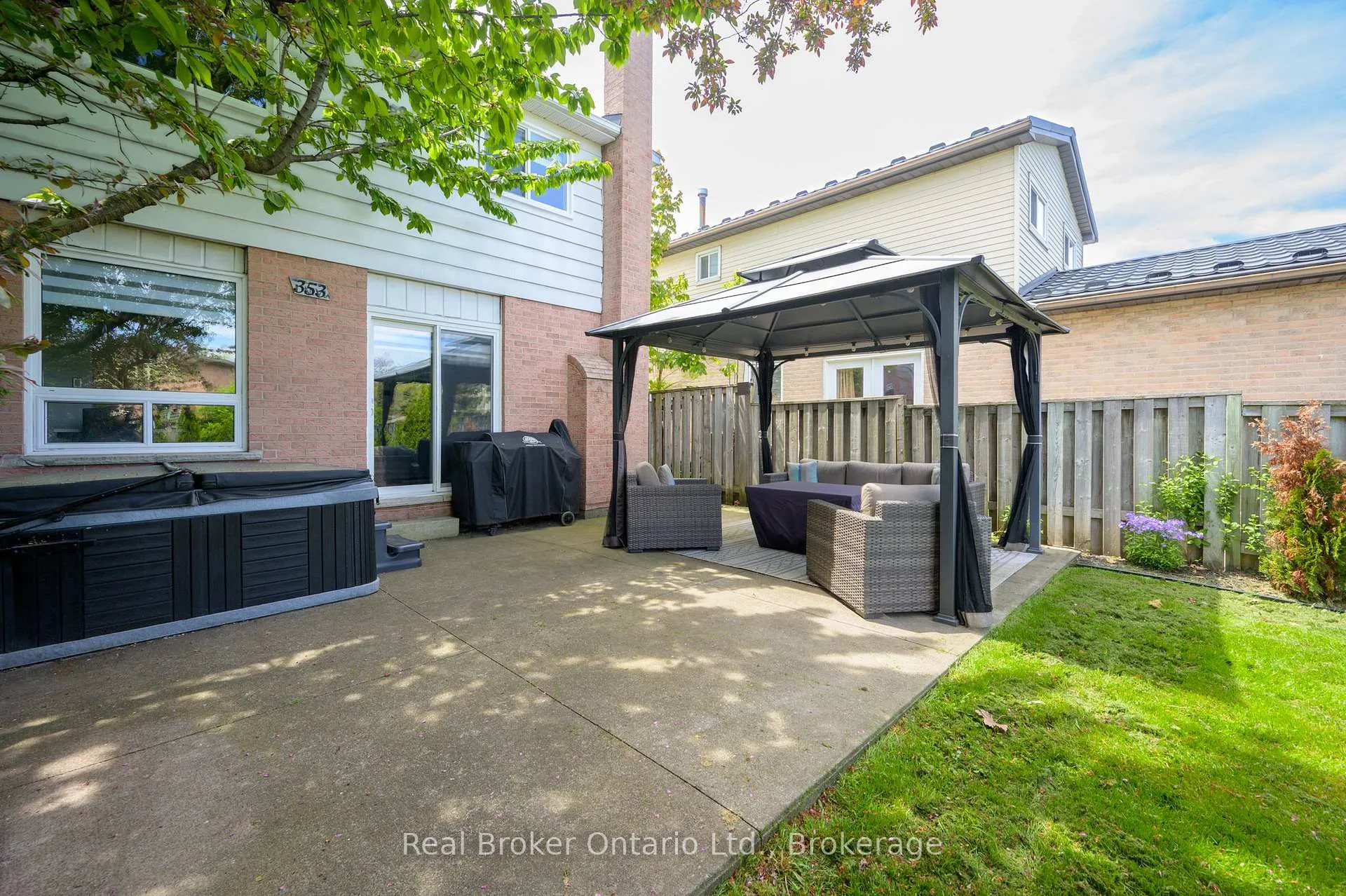 Photo 35 of 353 Macintosh Drive, Hamilton, Stoney Creek — HOMEH