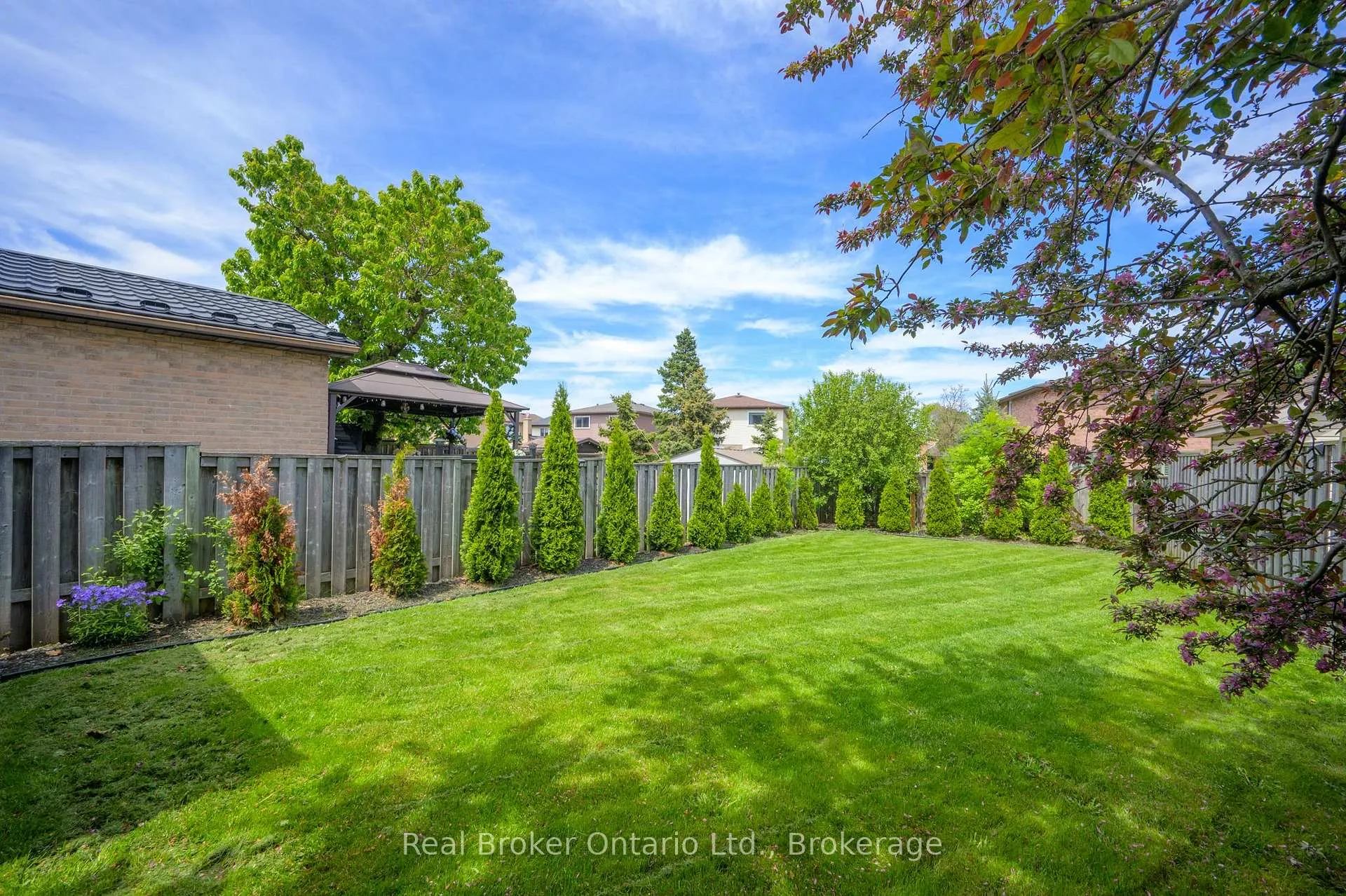 Photo 38 of 353 Macintosh Drive, Hamilton, Stoney Creek — HOMEH