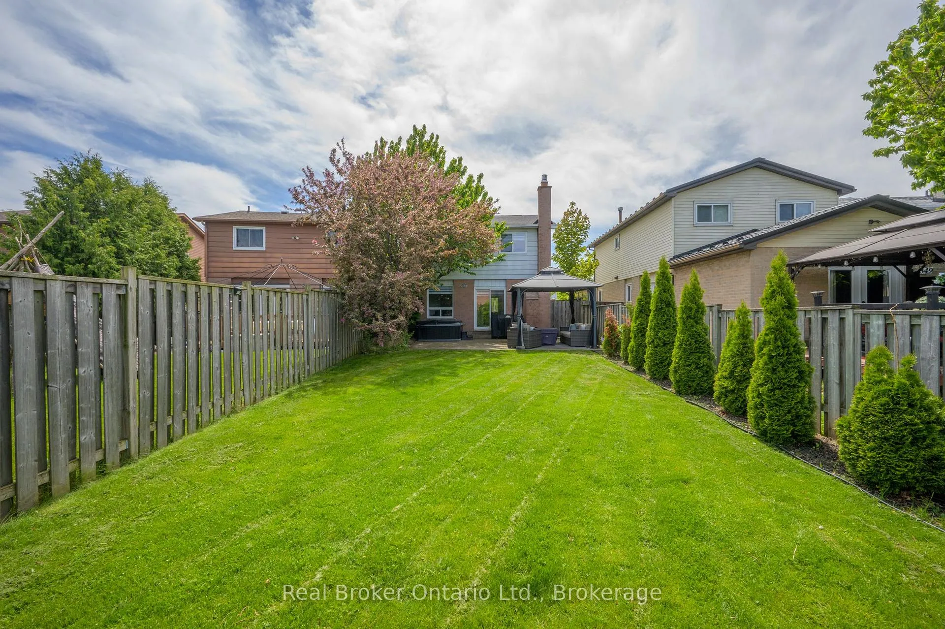 Photo 40 of 353 Macintosh Drive, Hamilton, Stoney Creek — HOMEH