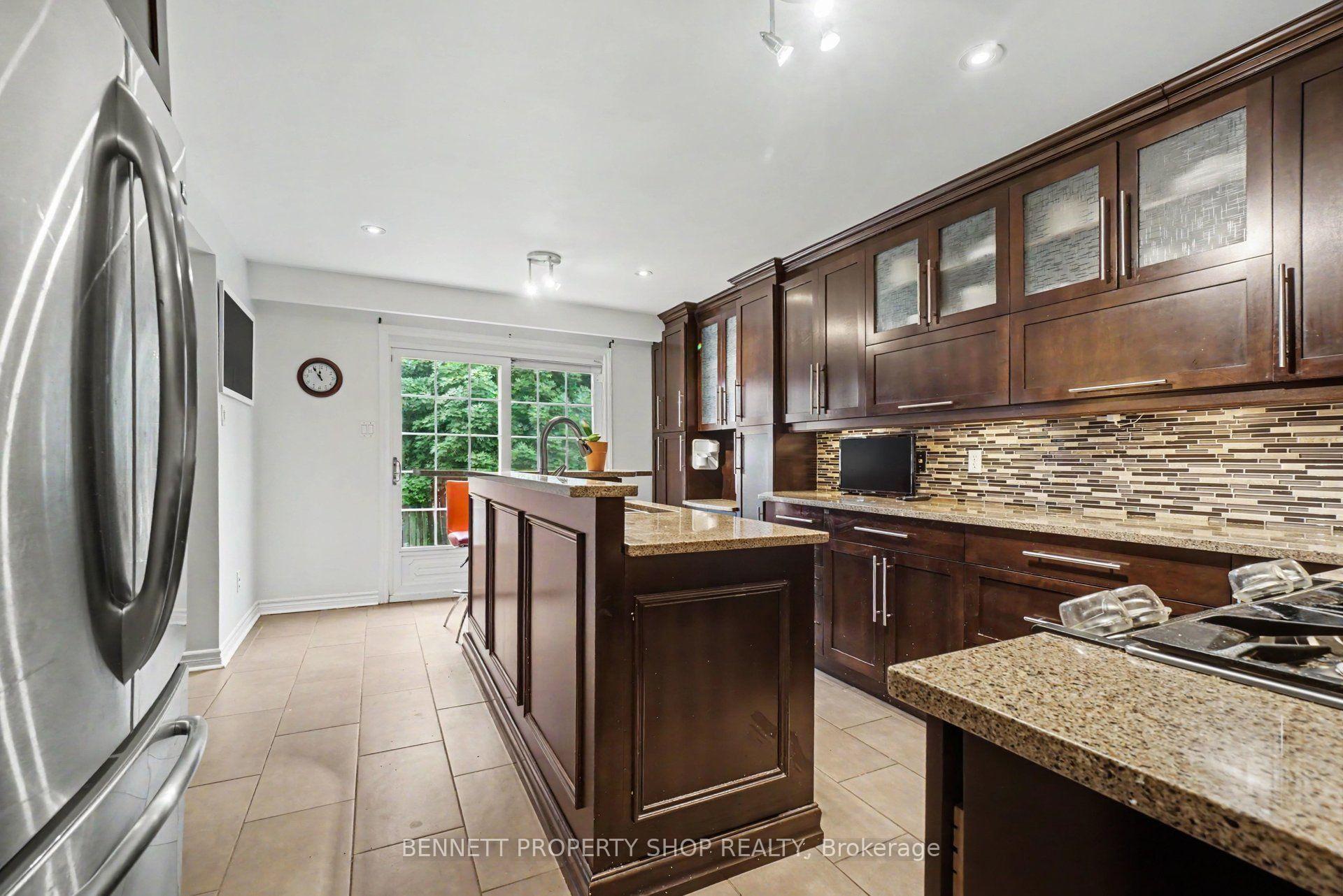 Photo 6 of 1879 Leclair Crescent, Ottawa, Queenswood Heights South — HOMEH