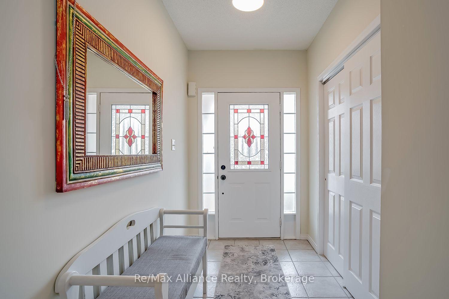 Photo 3 of 2155 Redstone Crescent, Oakville, Westmount — HOMEH