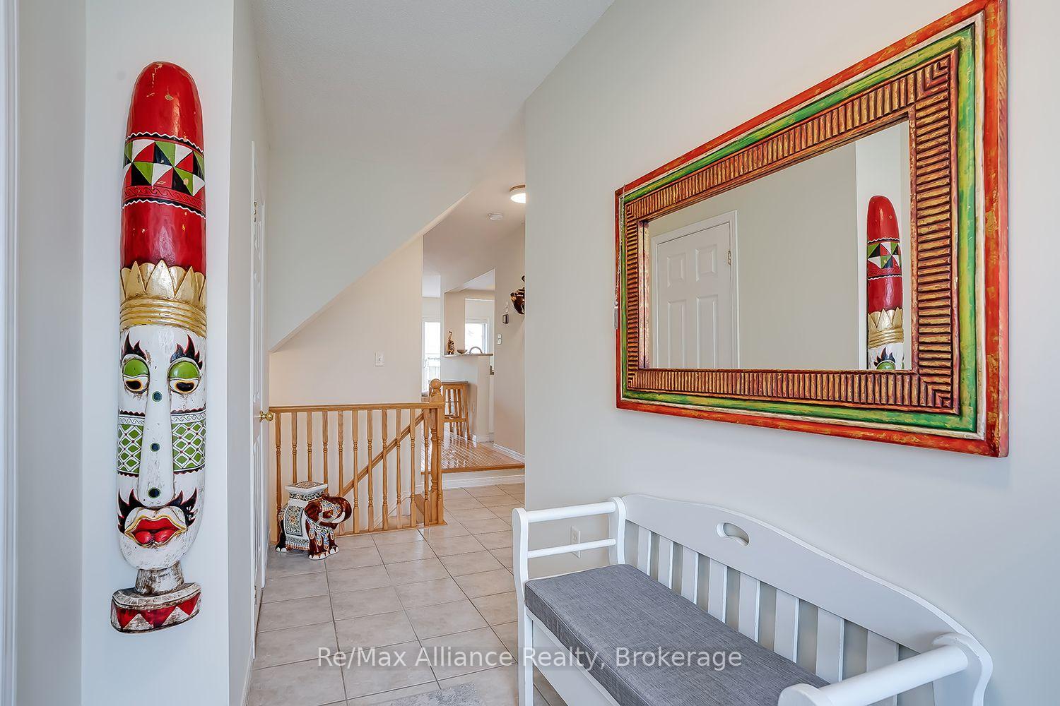 Photo 4 of 2155 Redstone Crescent, Oakville, Westmount — HOMEH