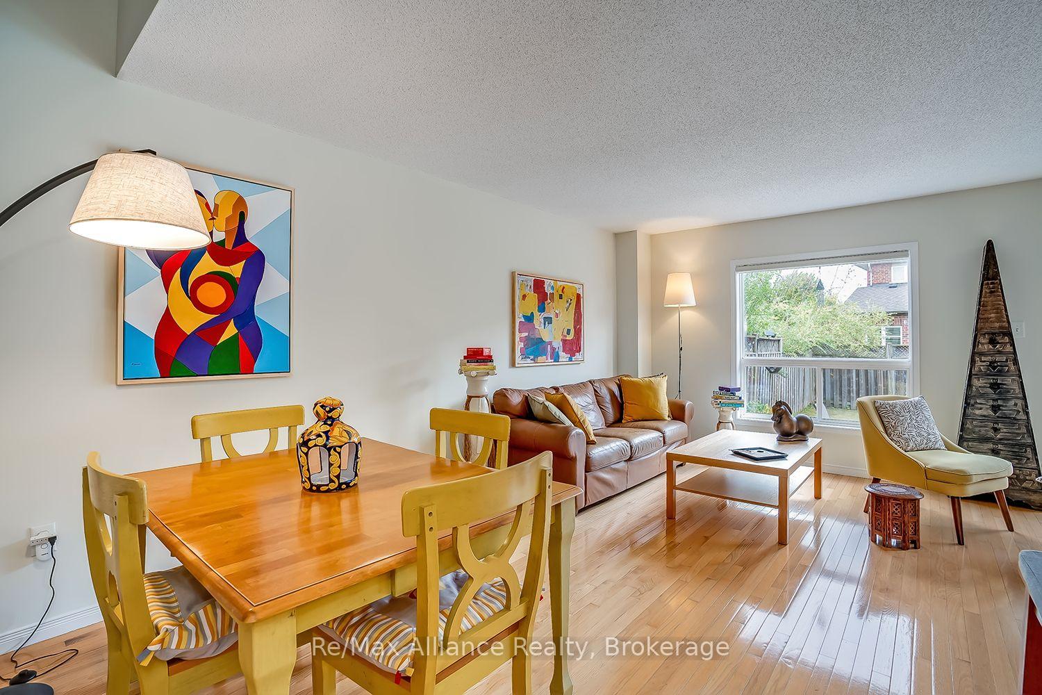 Photo 7 of 2155 Redstone Crescent, Oakville, Westmount — HOMEH