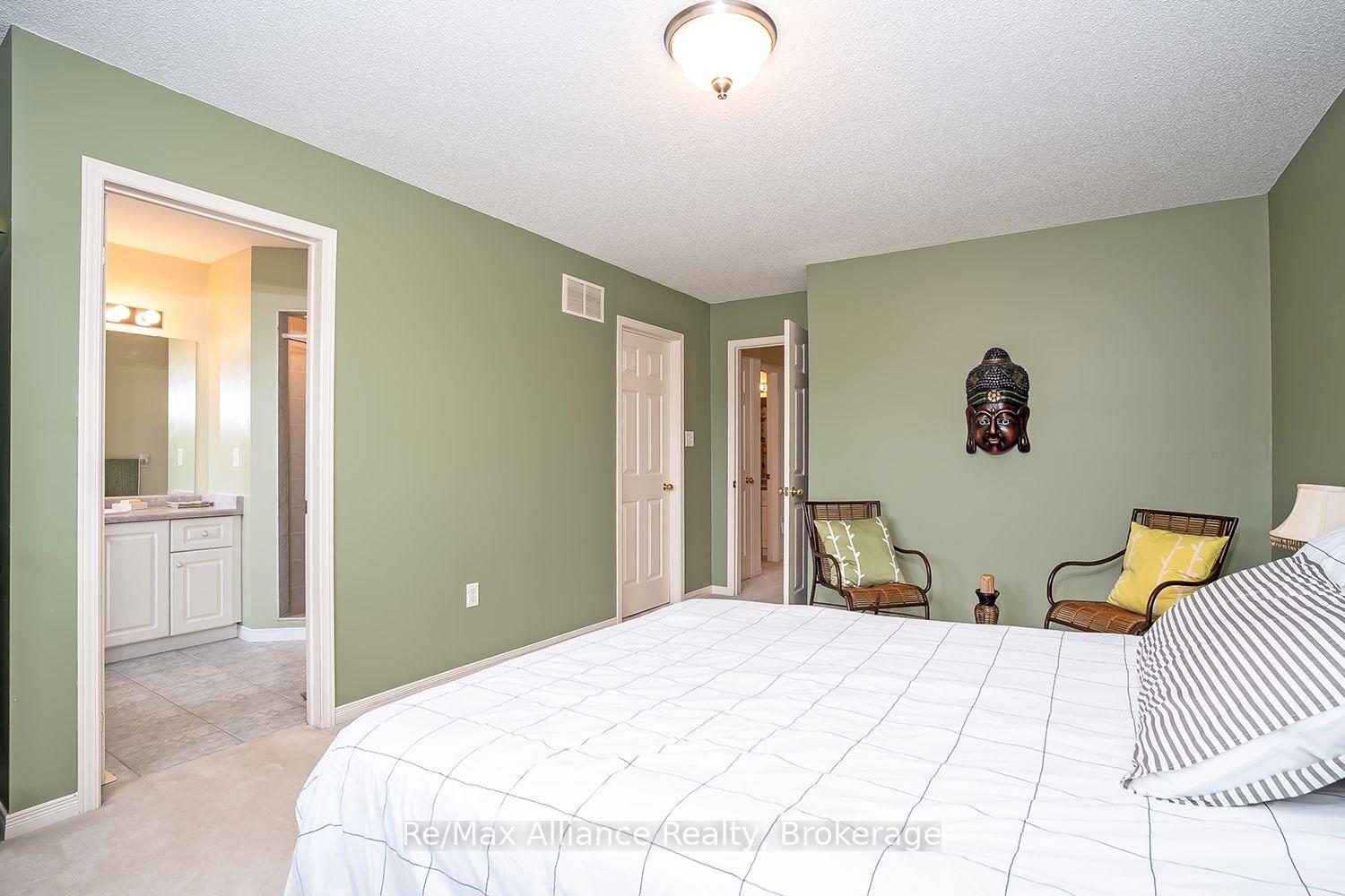 Photo 20 of 2155 Redstone Crescent, Oakville, Westmount — HOMEH
