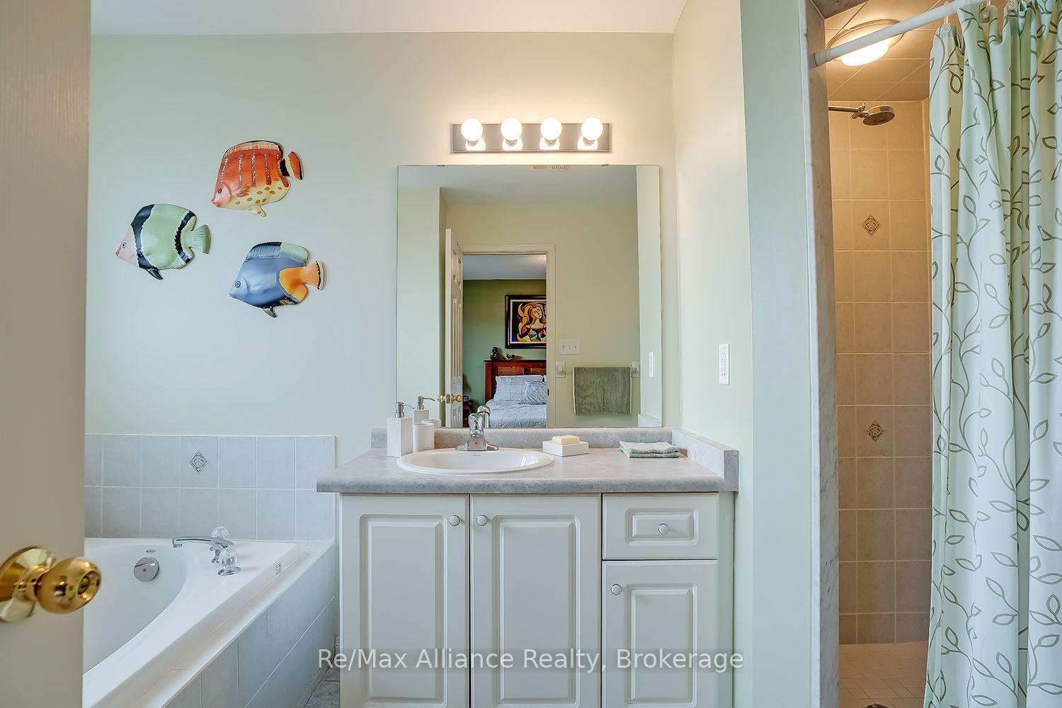 Photo 21 of 2155 Redstone Crescent, Oakville, Westmount — HOMEH
