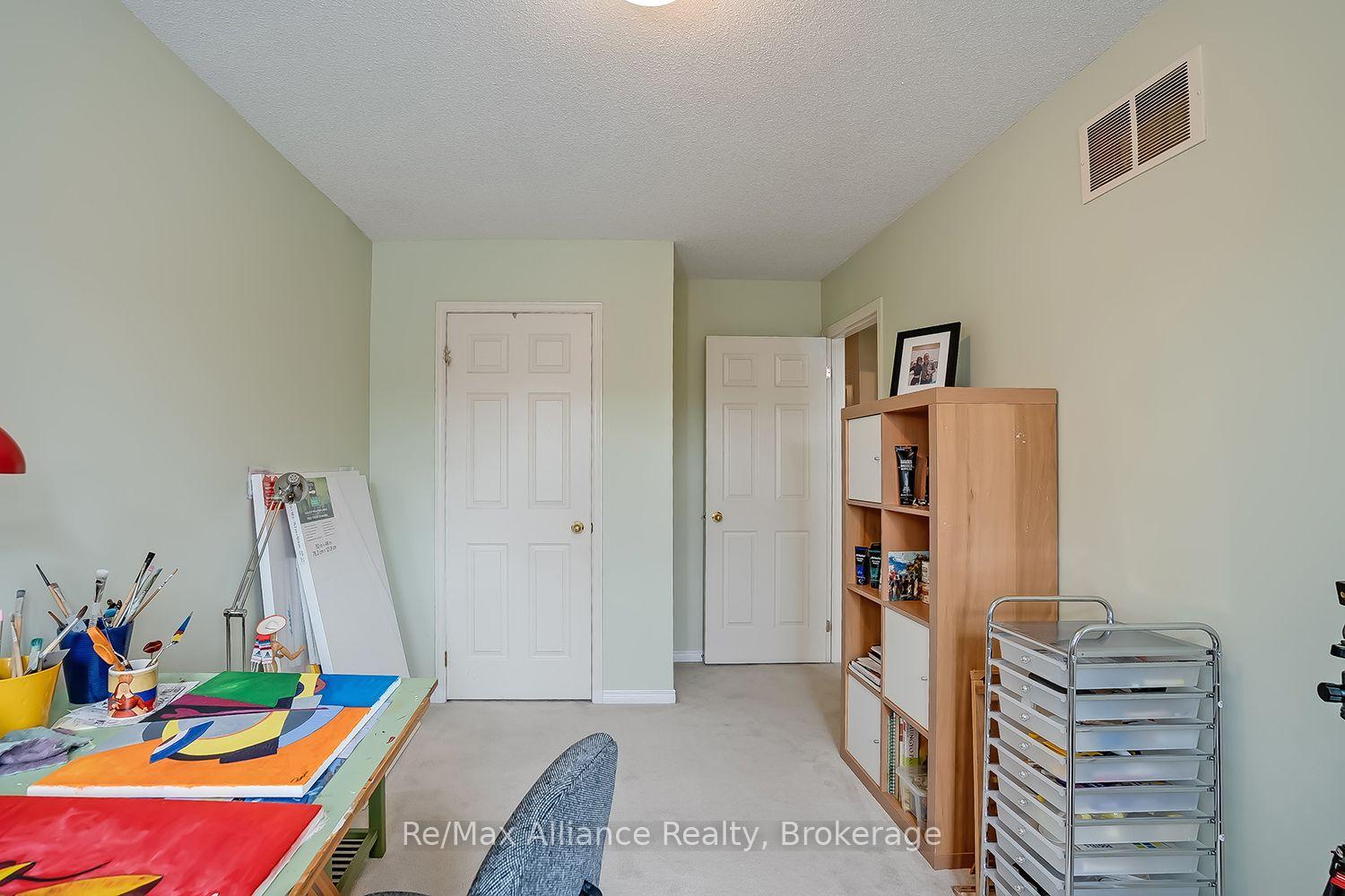 Photo 26 of 2155 Redstone Crescent, Oakville, Westmount — HOMEH