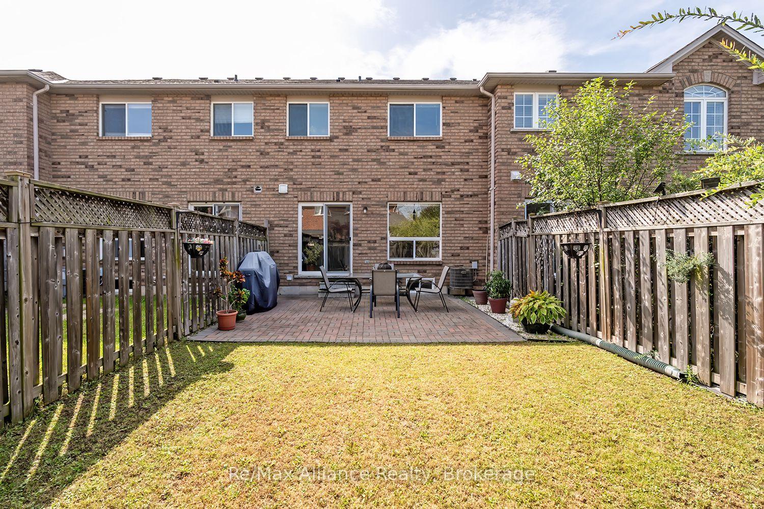 Photo 32 of 2155 Redstone Crescent, Oakville, Westmount — HOMEH