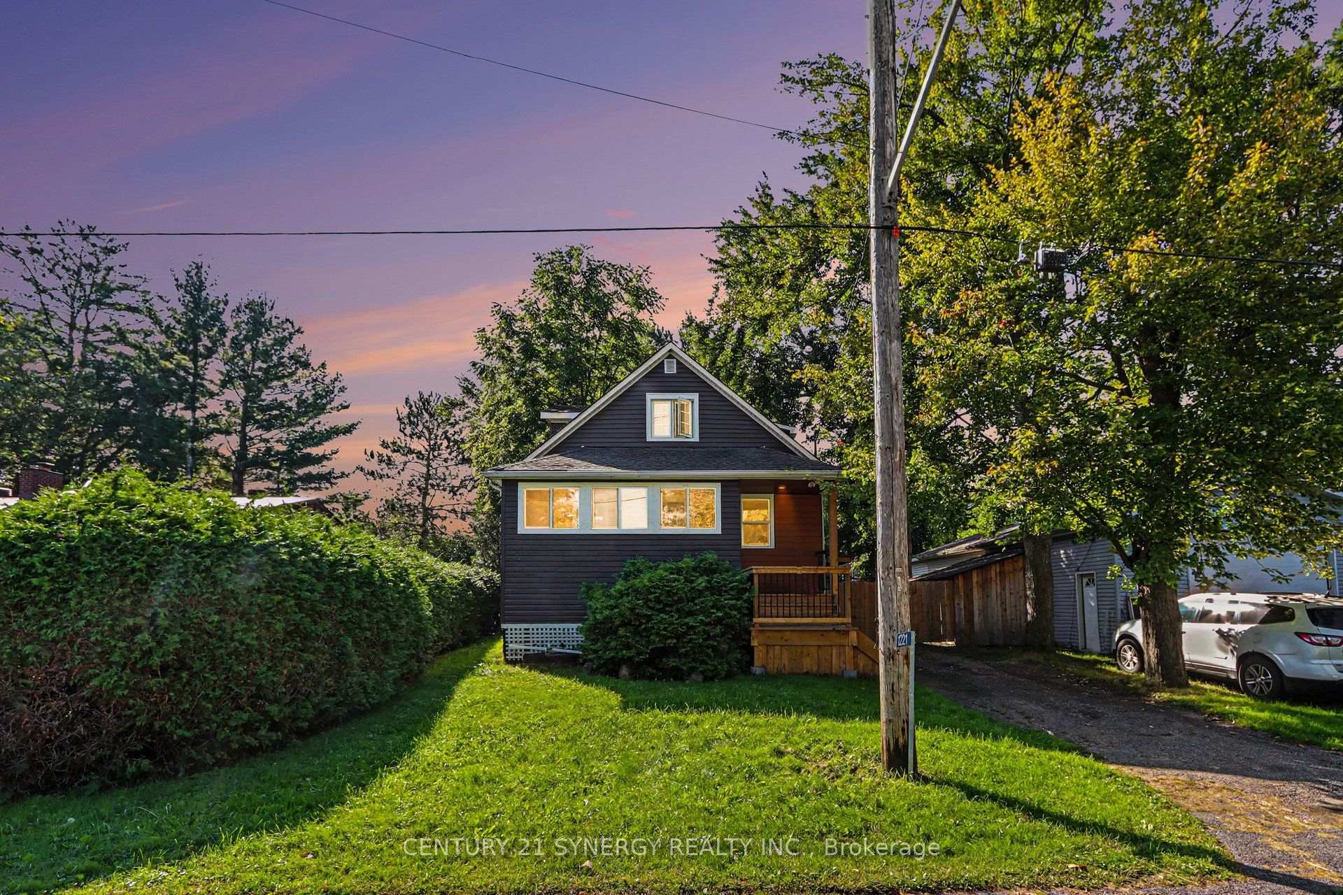 Photo of 1221 Fairgreen Avenue