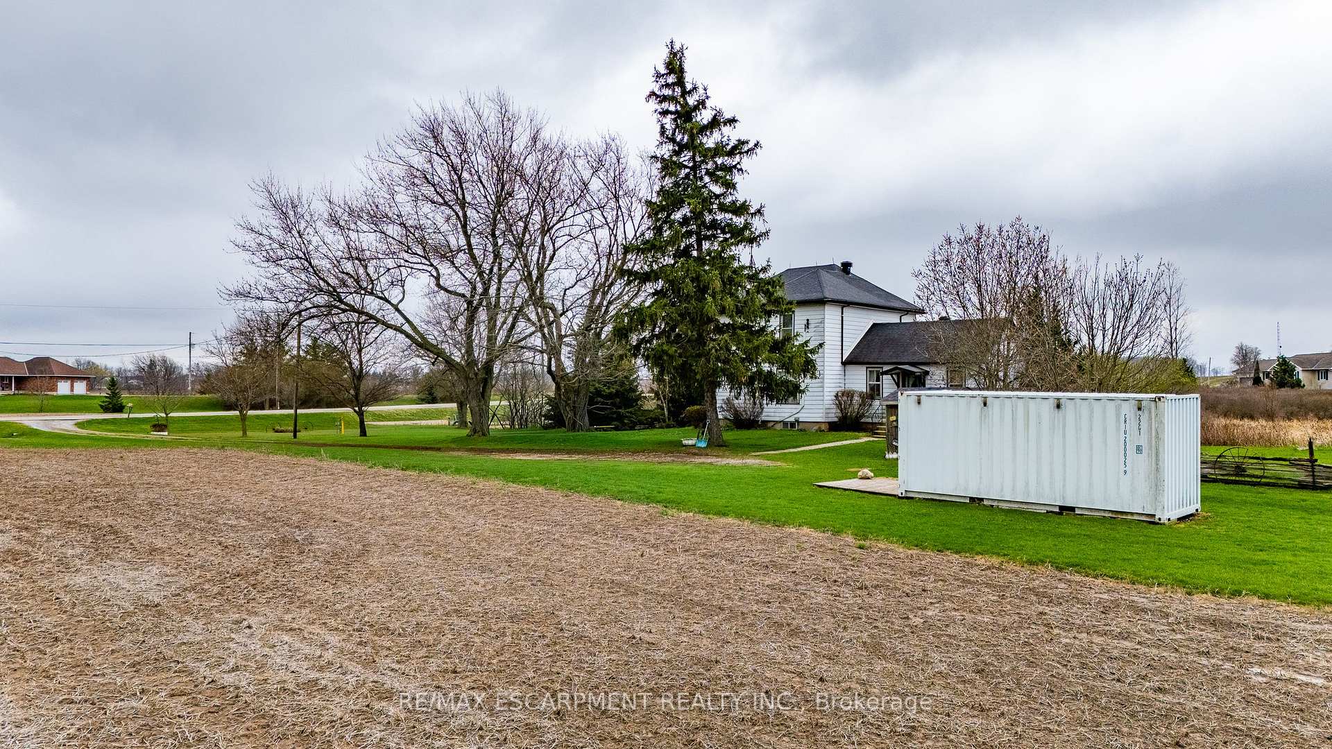 Photo 4 of 335 McKenzie Road, Haldimand — HOMEH