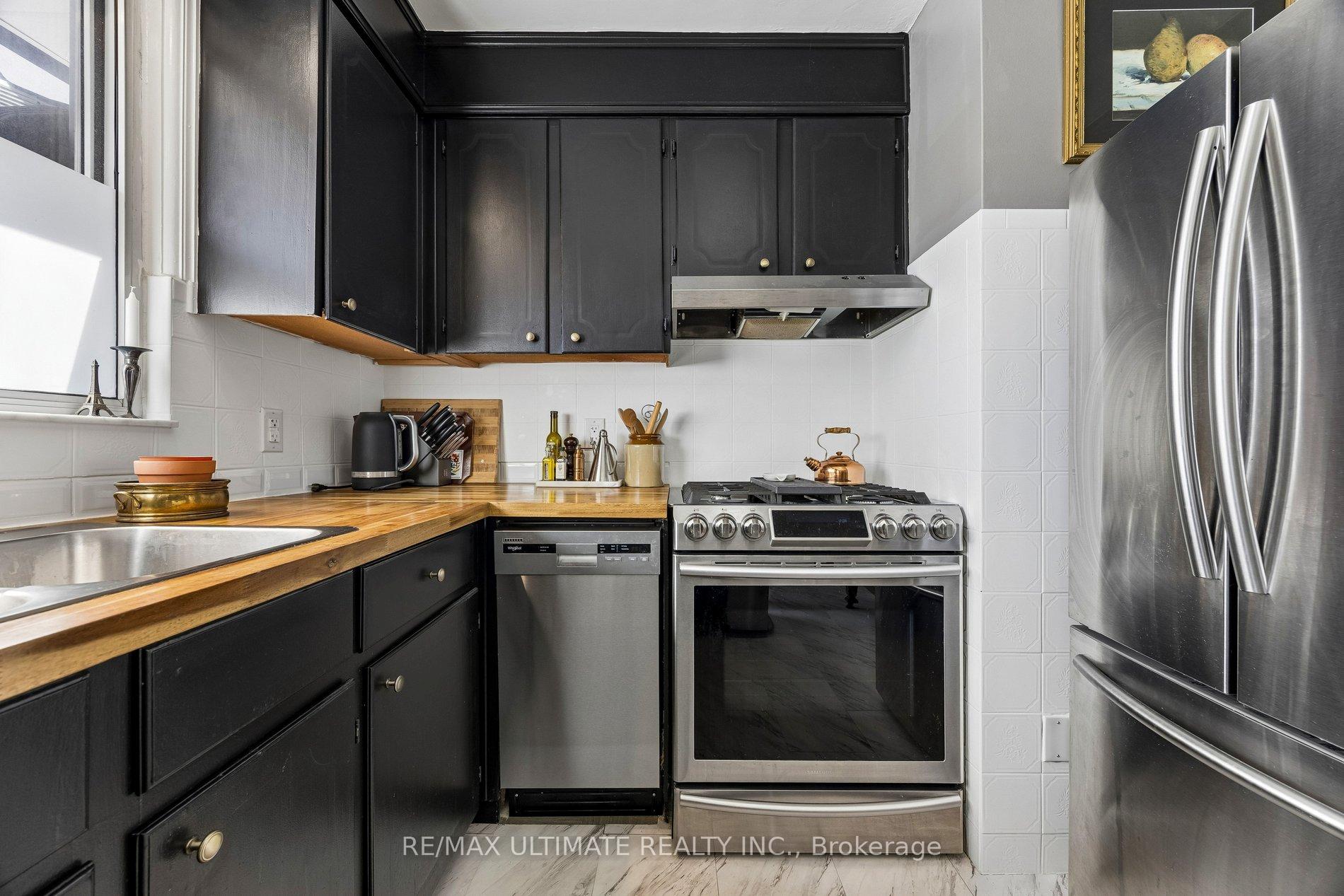 Photo 5 of 64 Hart Avenue, Scarborough, Kennedy Park — HOMEH