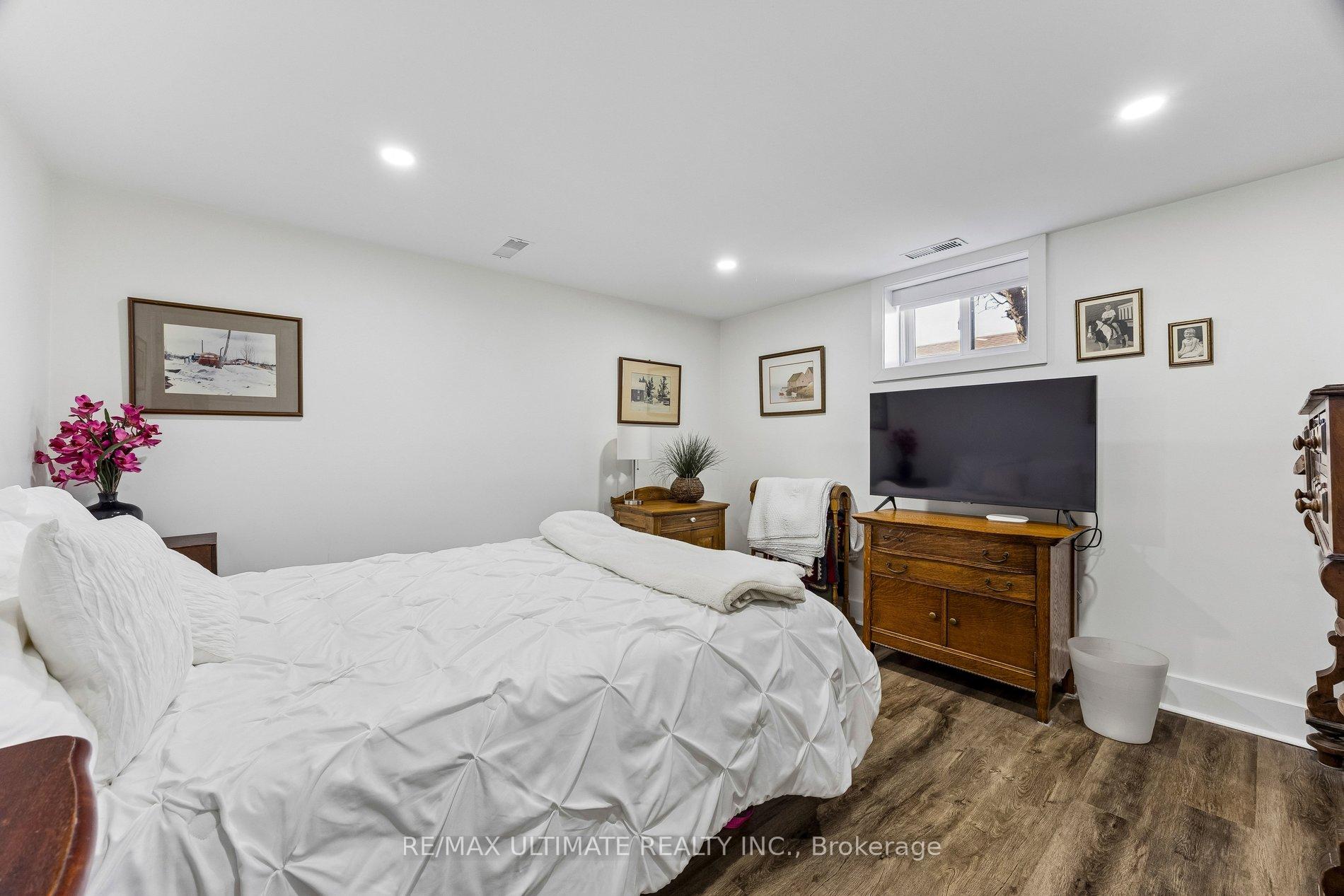 Photo 20 of 64 Hart Avenue, Scarborough, Kennedy Park — HOMEH