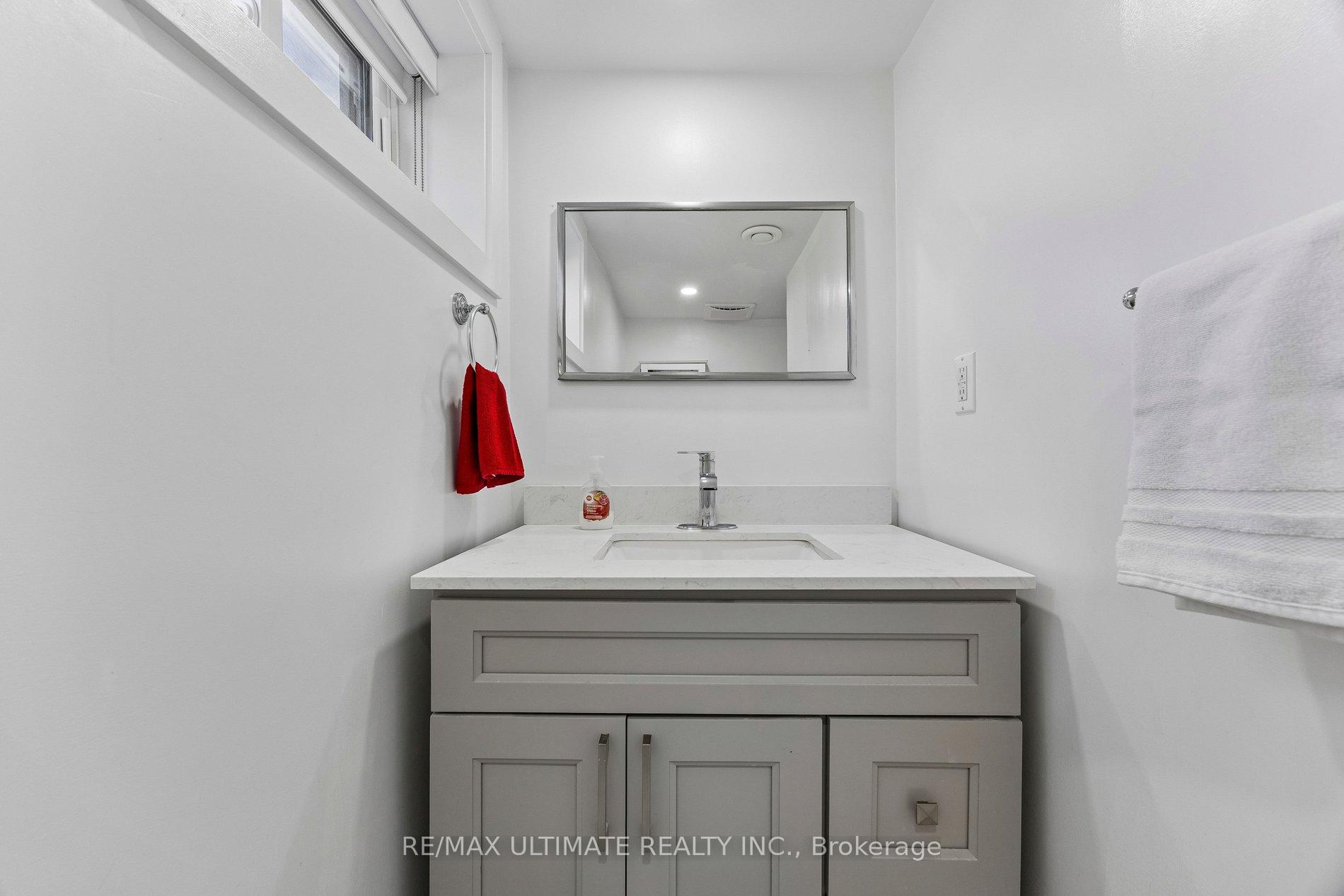 Photo 22 of 64 Hart Avenue, Scarborough, Kennedy Park — HOMEH