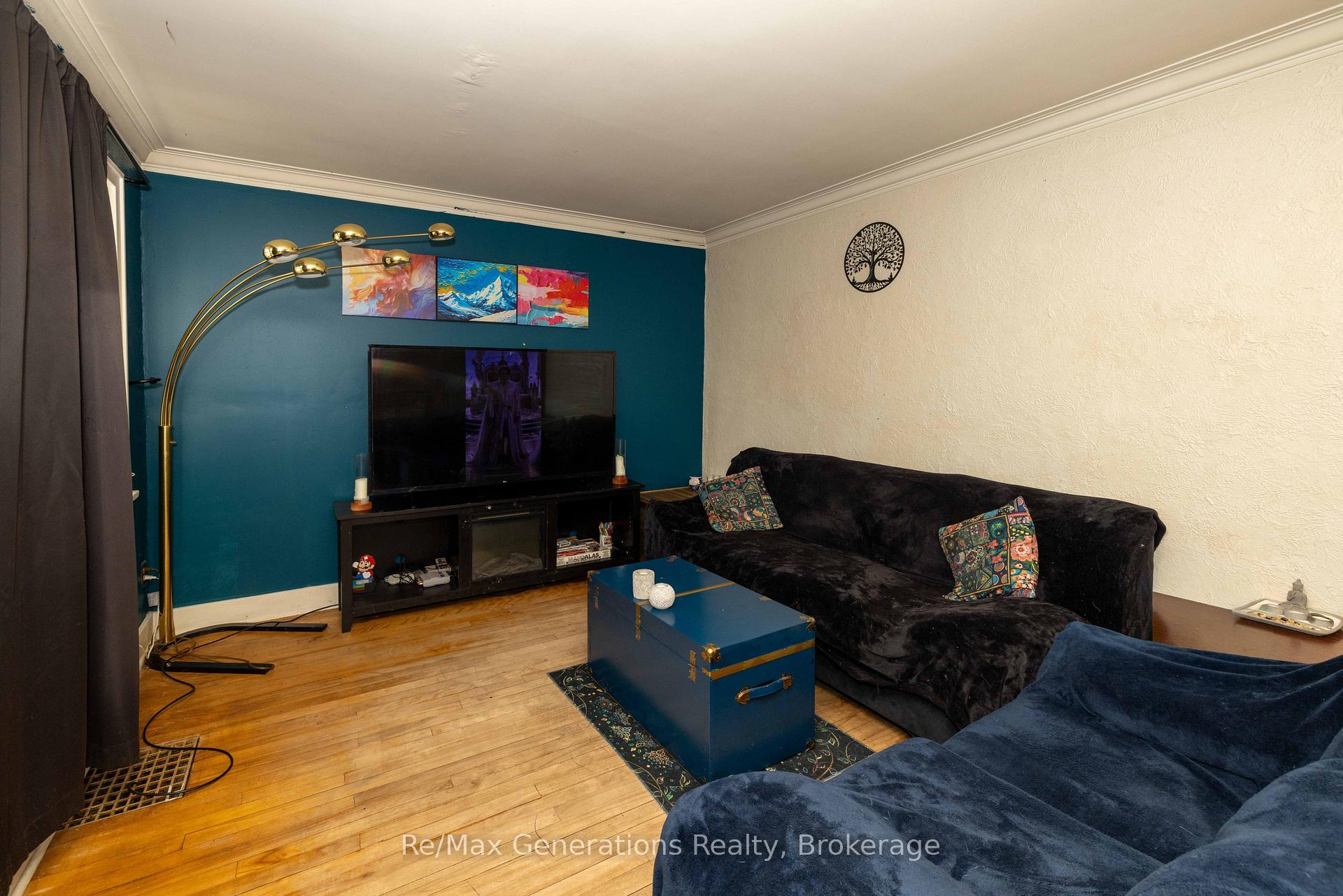 Photo 5 of 511 Empire Avenue E, Thunder Bay, Westfort — HOMEH