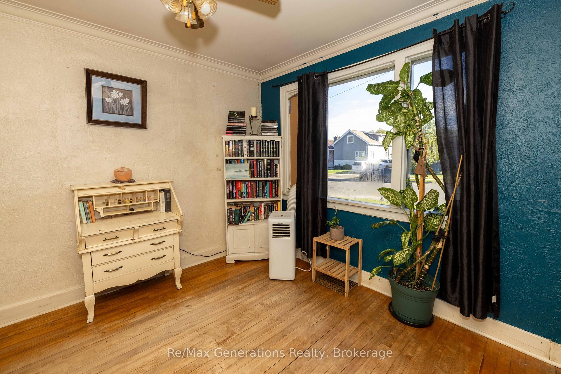 Photo 8 of 511 Empire Avenue E, Thunder Bay, Westfort — HOMEH