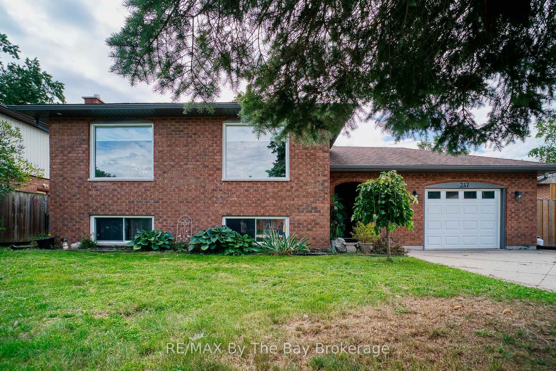 Photo 6 of 247 Simcoe Street, Clearview, Stayner — HOMEH