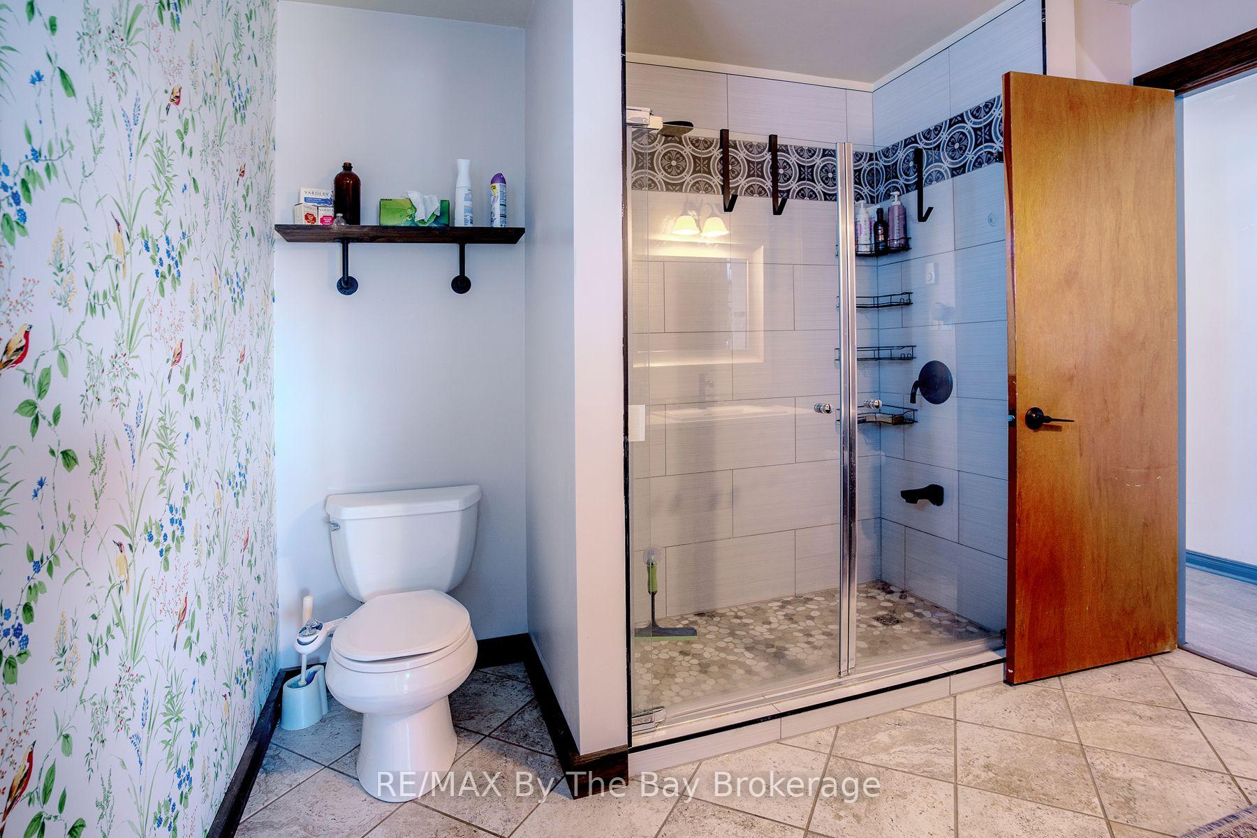 Photo 12 of 247 Simcoe Street, Clearview, Stayner — HOMEH