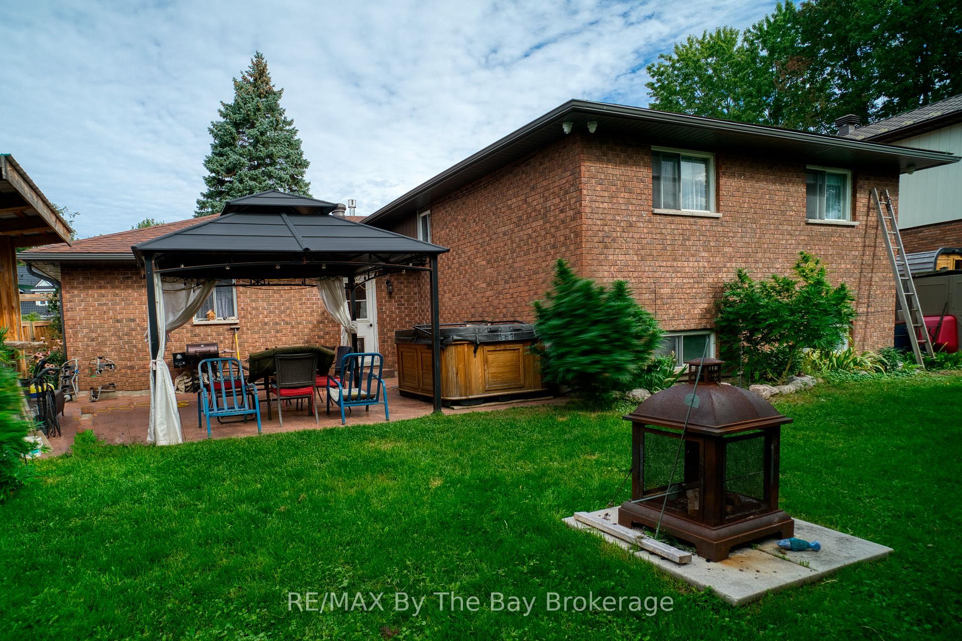 Photo 21 of 247 Simcoe Street, Clearview, Stayner — HOMEH