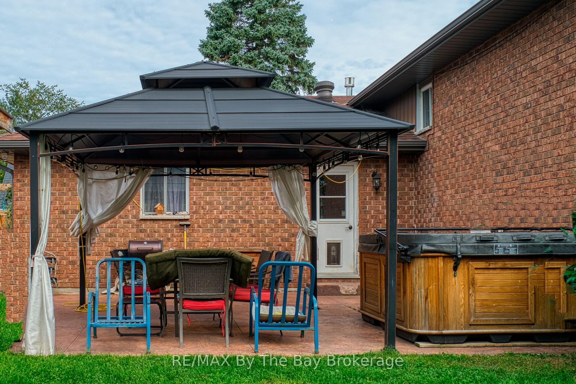 Photo 22 of 247 Simcoe Street, Clearview, Stayner — HOMEH