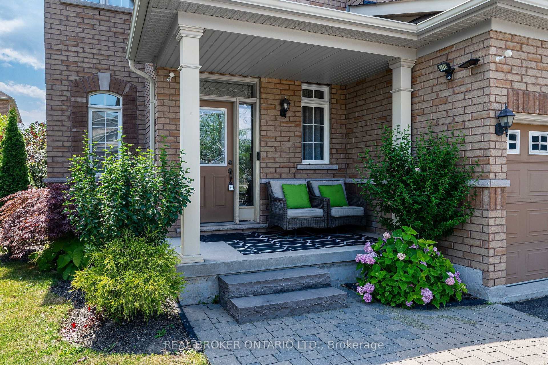 Photo 3 of 636 Serafini Crescent, Milton, Willmott — HOMEH