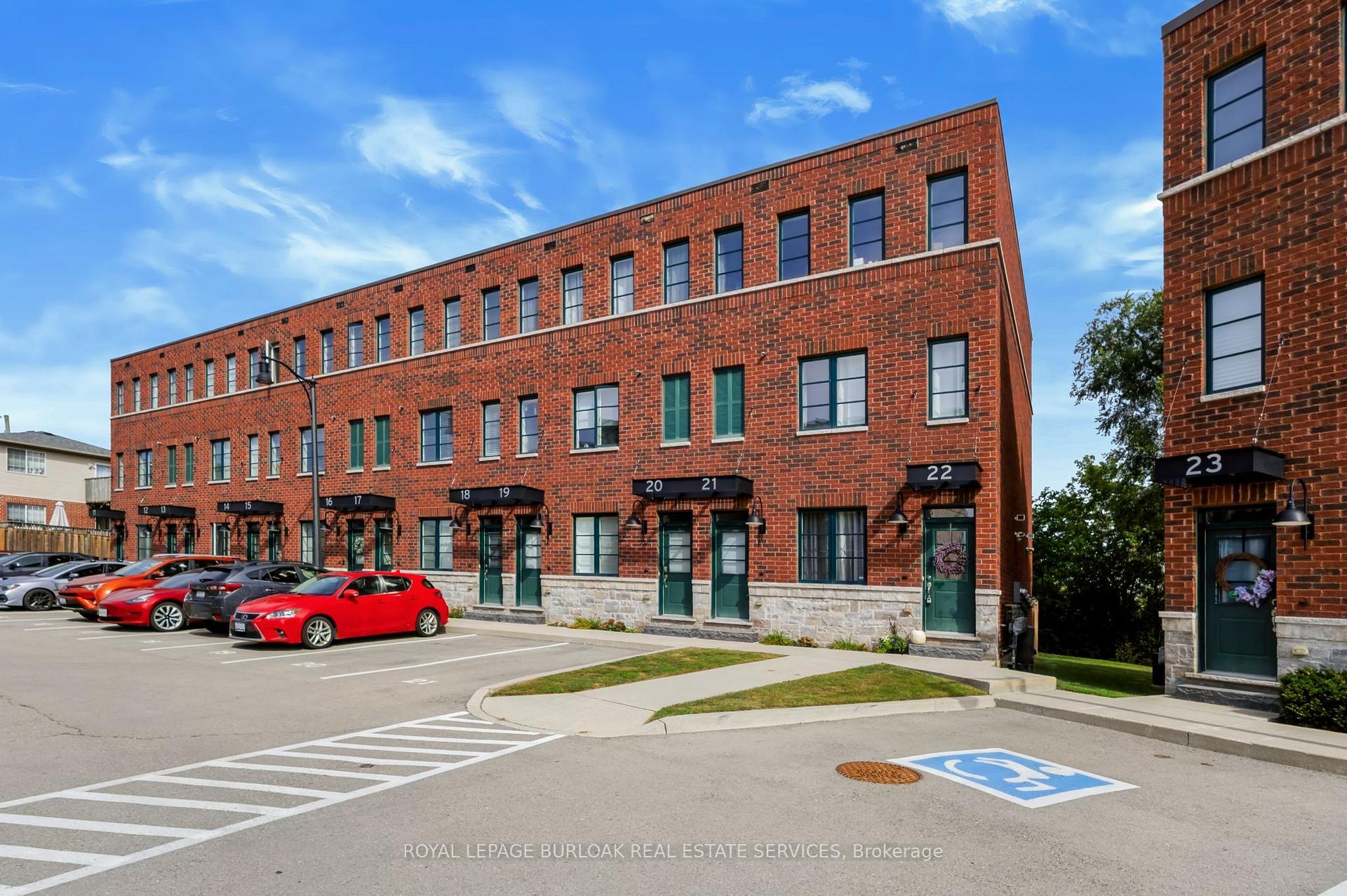 Photo 2 of Unit 22, 290 Barton Street, Hamilton, Strathcona — HOMEH