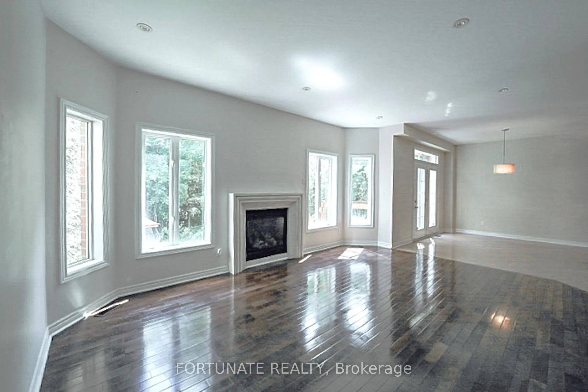 Photo 5 of 5175 Misty Pine Crescent, Mississauga, Churchill Meadows — HOMEH