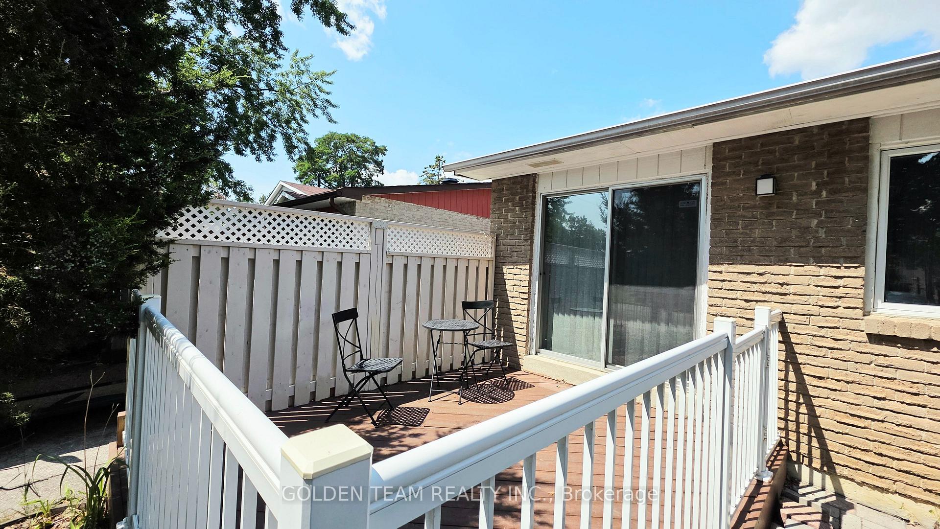 Photo 3 of 44 Cobbler Crescent, North York, Black Creek — HOMEH