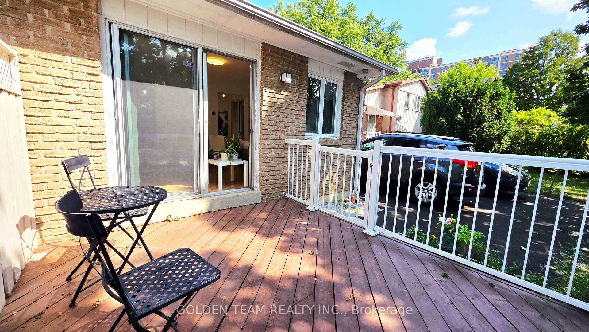 Photo 4 of 44 Cobbler Crescent, North York, Black Creek — HOMEH