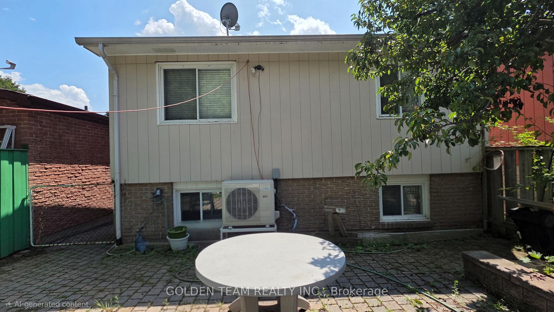 Photo 9 of 44 Cobbler Crescent, North York, Black Creek — HOMEH