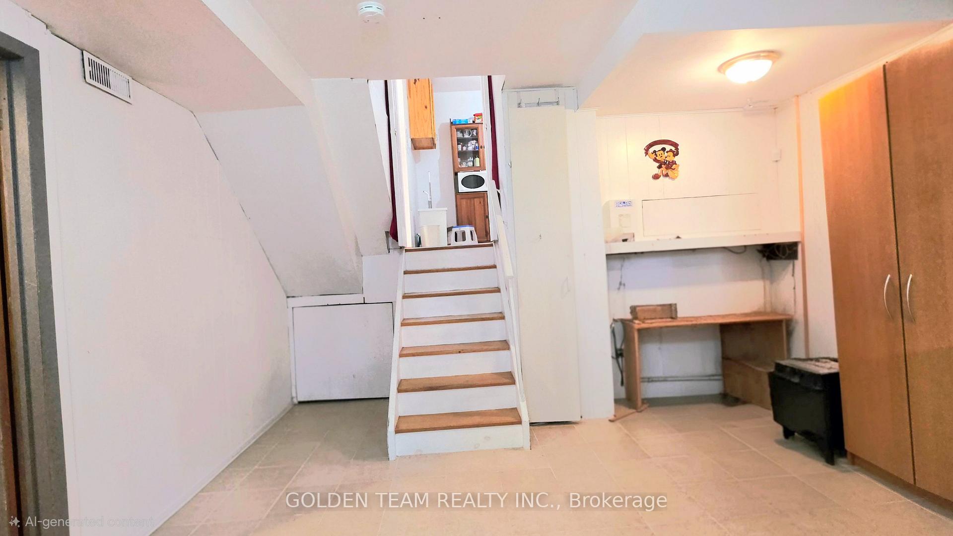 Photo 19 of 44 Cobbler Crescent, North York, Black Creek — HOMEH