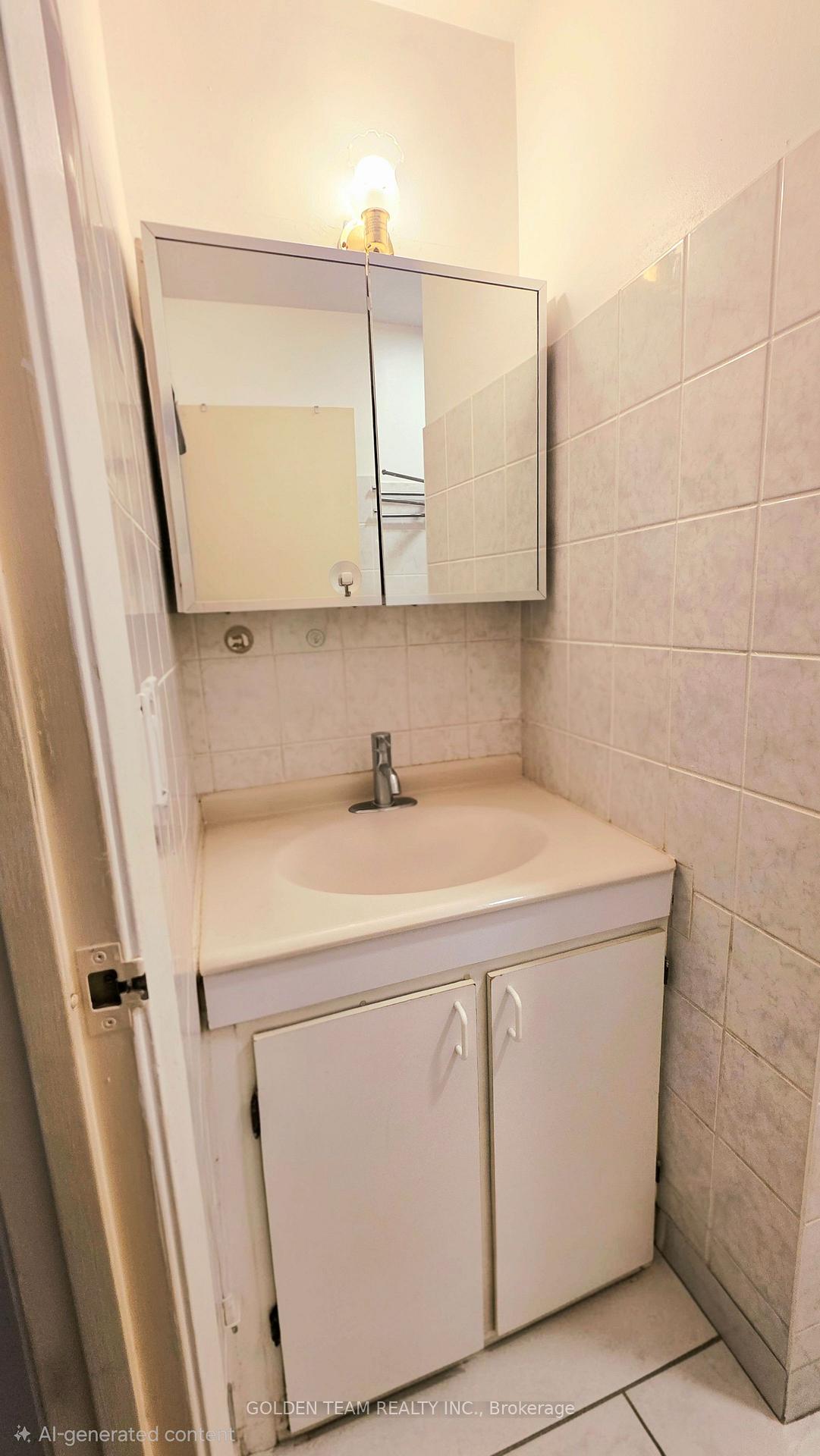 Photo 28 of 44 Cobbler Crescent, North York, Black Creek — HOMEH